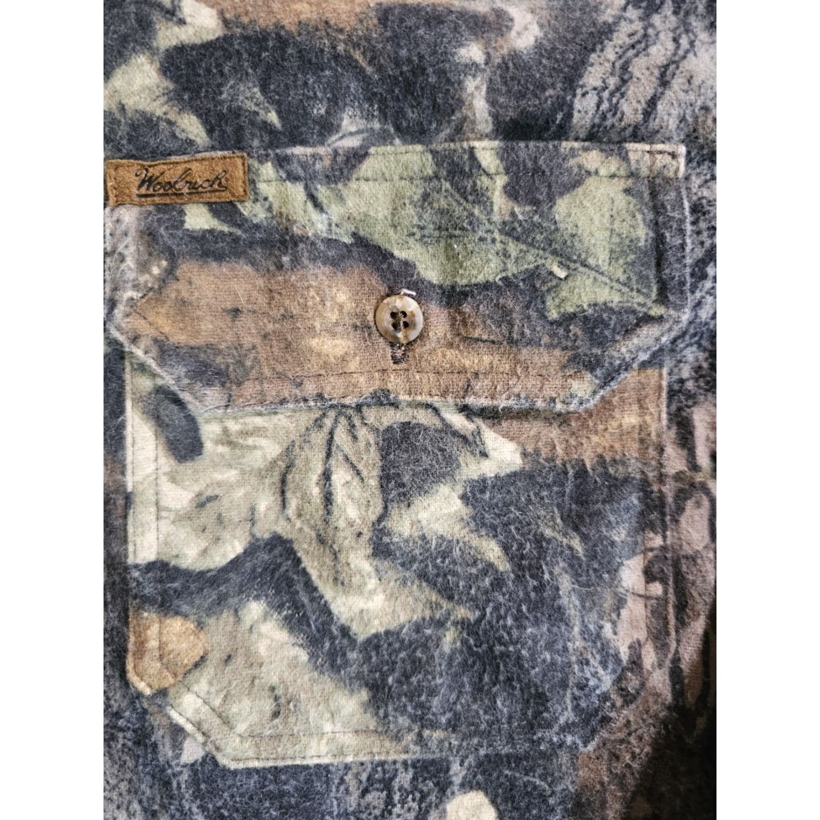 Vintage VINTAGE Woolrich Chamois Camo Button-Up Shirt 100% Cotton Advantage Sz Med Increase visibility by Language Size US M / EU 48-50 / 2 - 5 Thumbnail