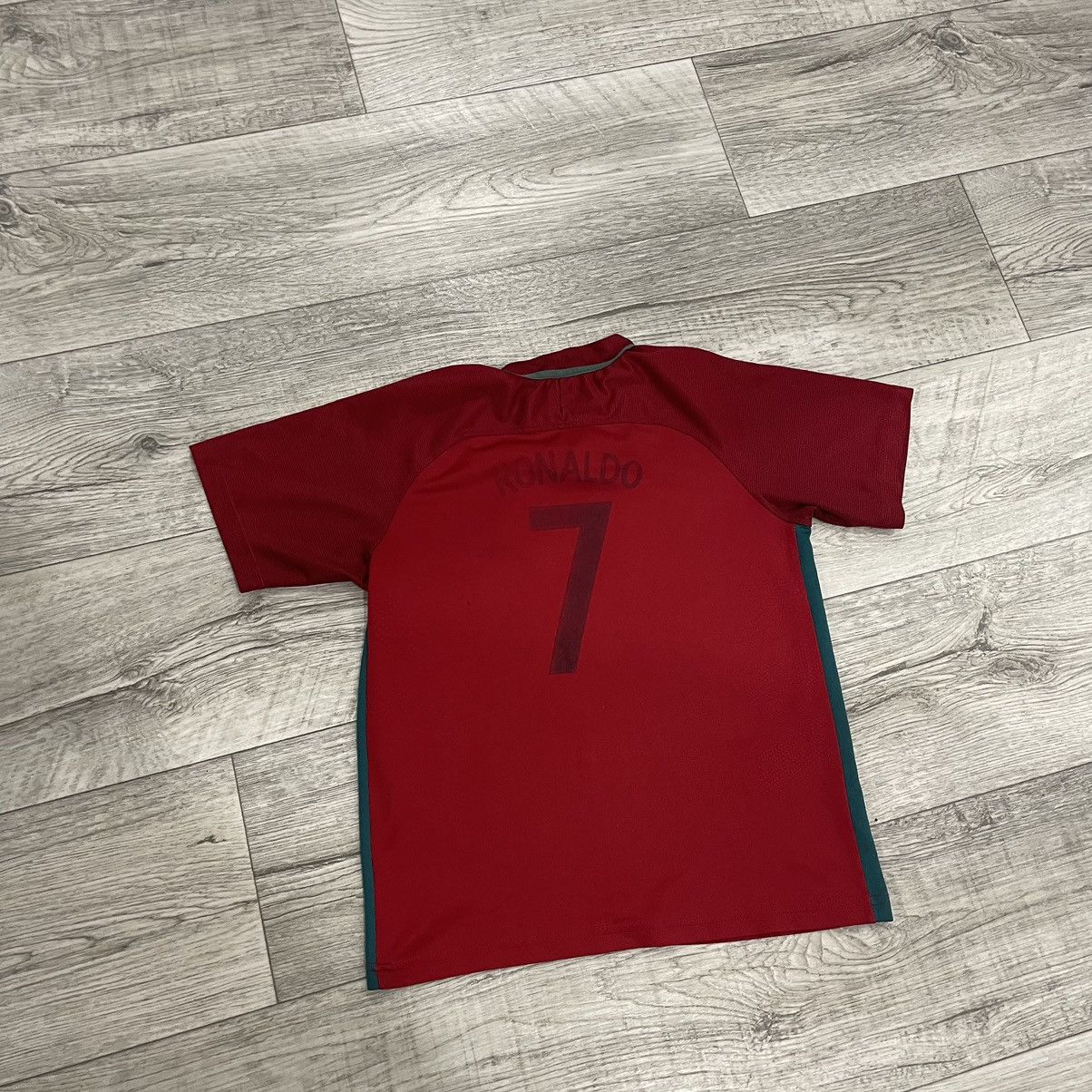 Vintage Cristiano Ronaldo Portugal 🇵🇹 nike kalciomania fan jersey Size US XXS / EU 40 - 2 Thumbnail