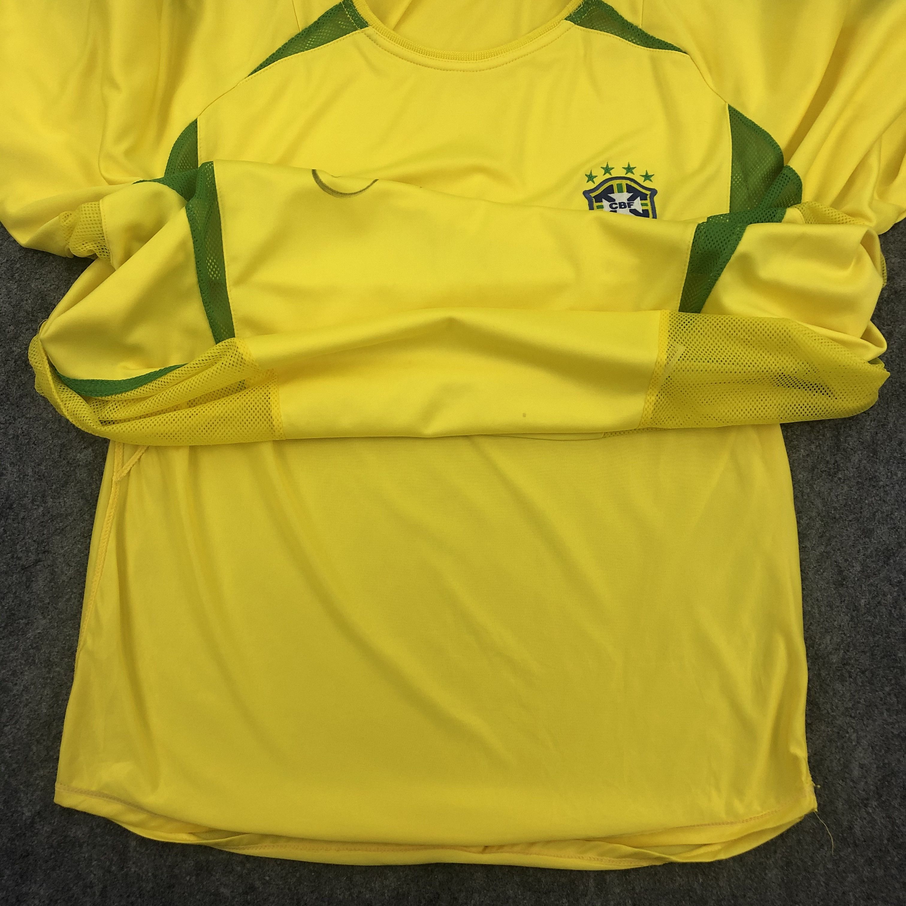 Nike Vintage Brazil Football Made in UK Large Jersey - G098 Size US L / EU 52-54 / 3 - 8 Thumbnail