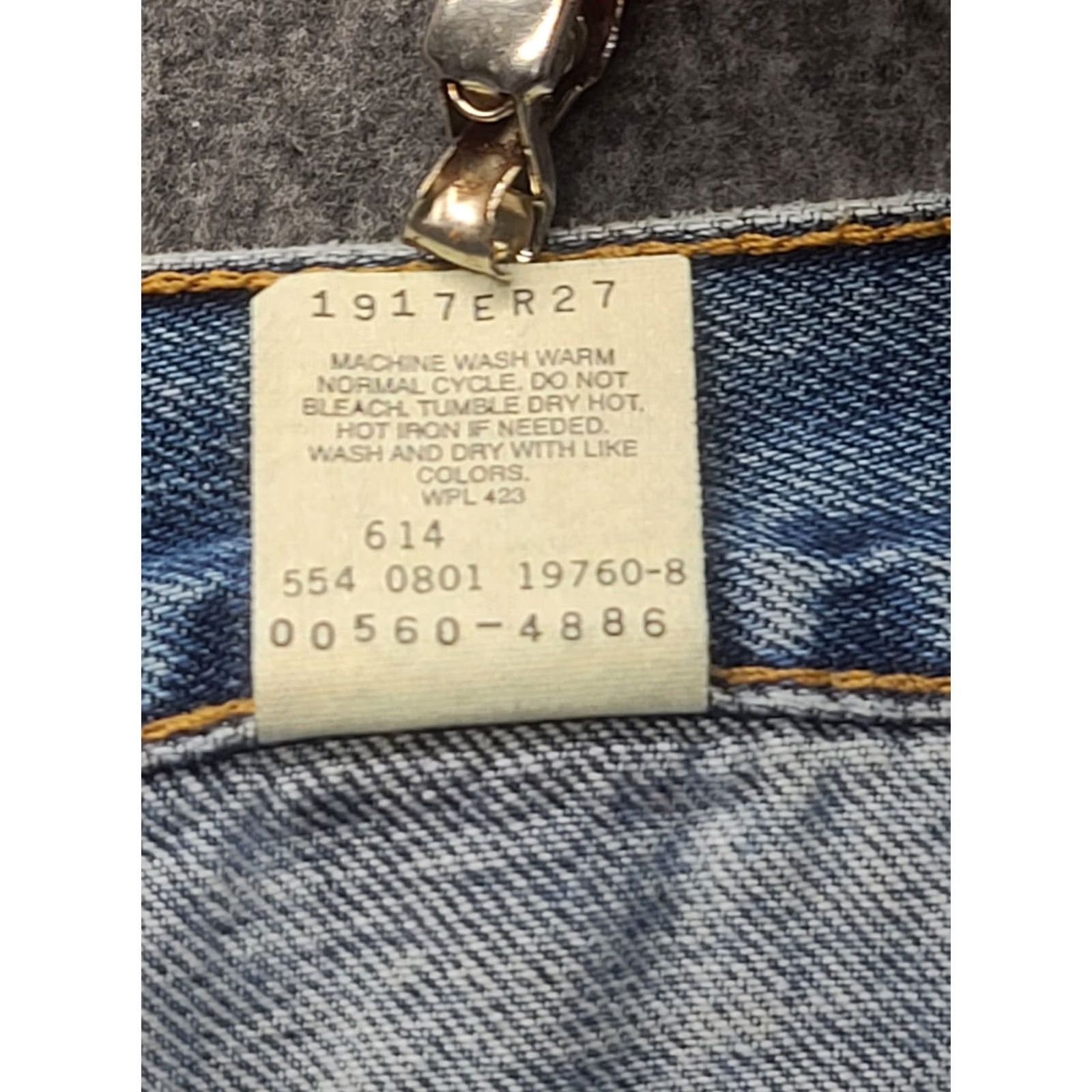 Levi's VINTAGE Levi's 560 Jeans Mens 38x30 Light Wash Distressed Tapered 5-Pocket Denim Blue 90s Grunge USA Levi's 500 Series Boys Mens? Size US 38 / EU 54 - 3 Thumbnail