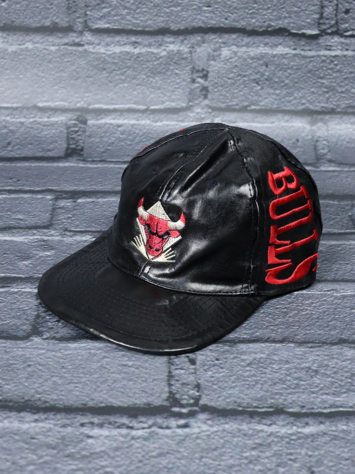 90s Vintage Leather Embroidered Logo Chicago Bulls Cap Hat