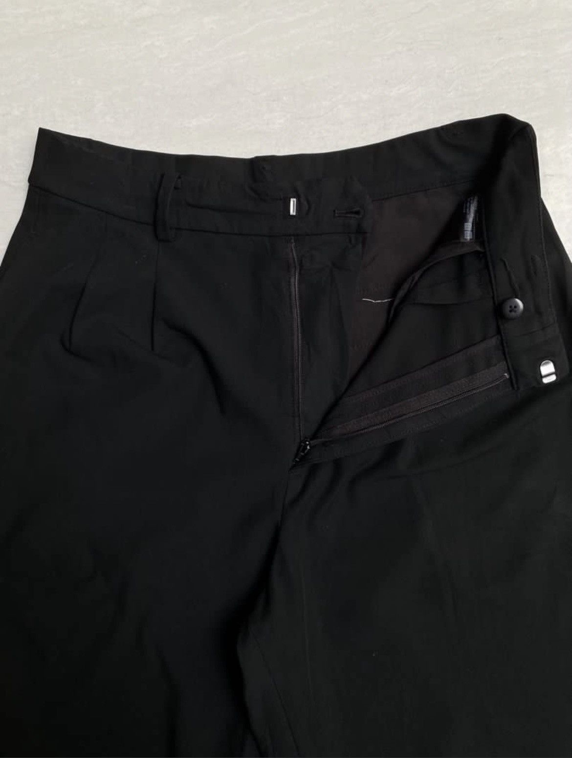 Uniqlo UNIQLO Black Flare Long Pants Size US 26 / EU 42 - 2 Thumbnail