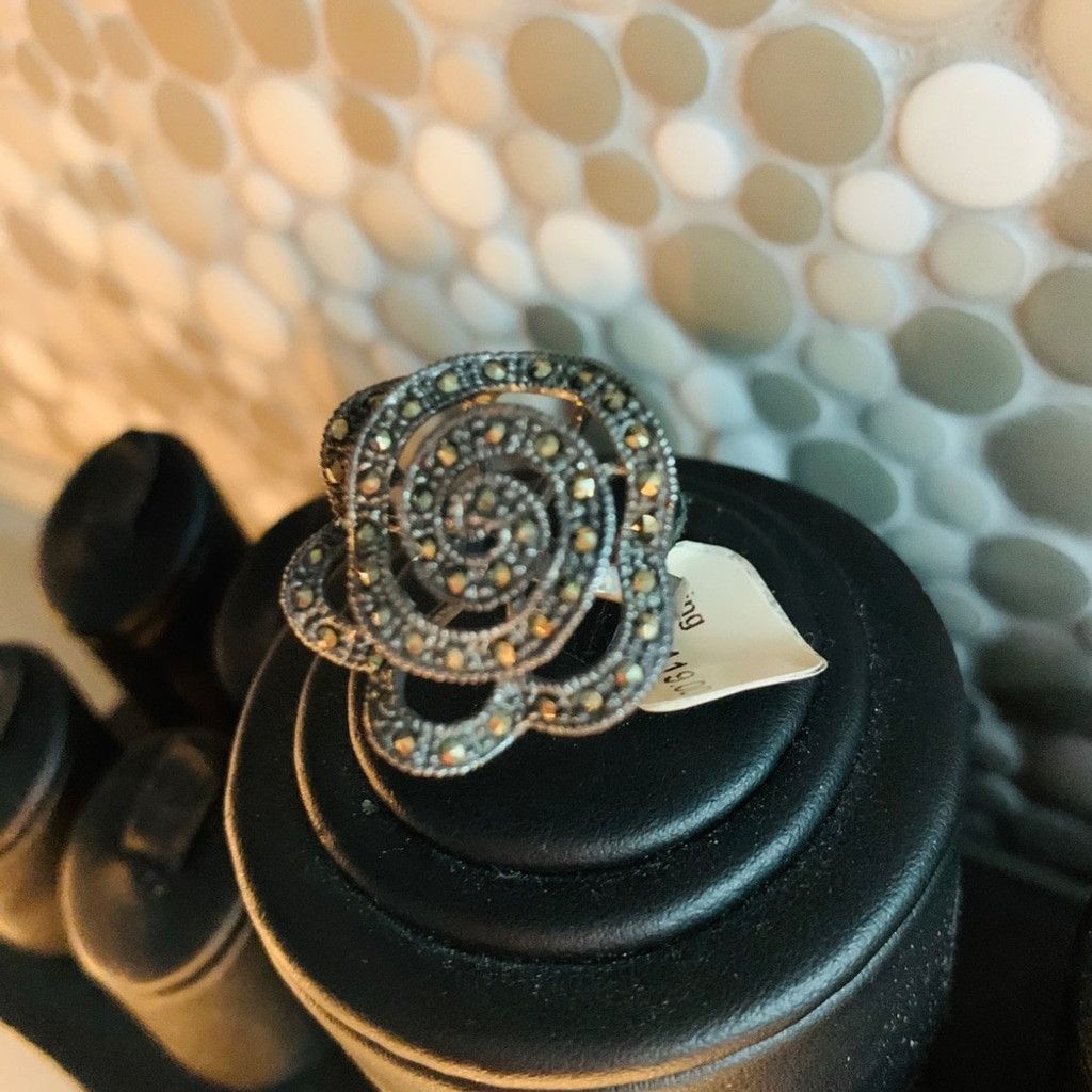 Other Sterling Silver Flower Ring with CZ size 8 Size ONE SIZE - 3 Thumbnail