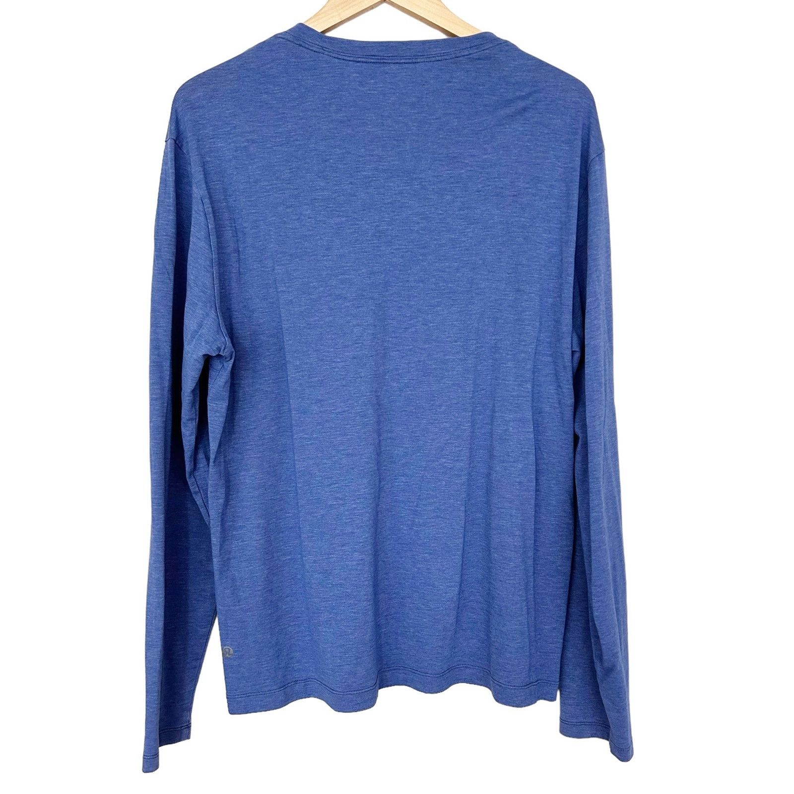 Lululemon Lululemon Blue Long Sleeve Shirt Sz L Mens Size US L / EU 52-54 / 3 - 3 Thumbnail
