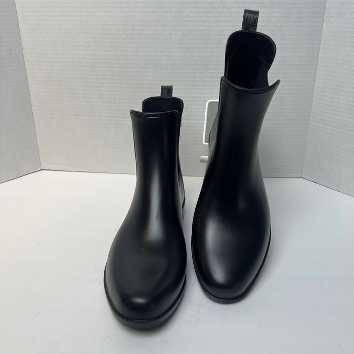 A new store day rain boots