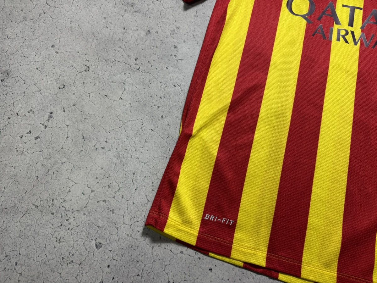 Nike Nike FC Barcelona 2013/2014 Neymar JR #11 Soccer Jersey Size US S / EU 44-46 / 1 - 4 Thumbnail