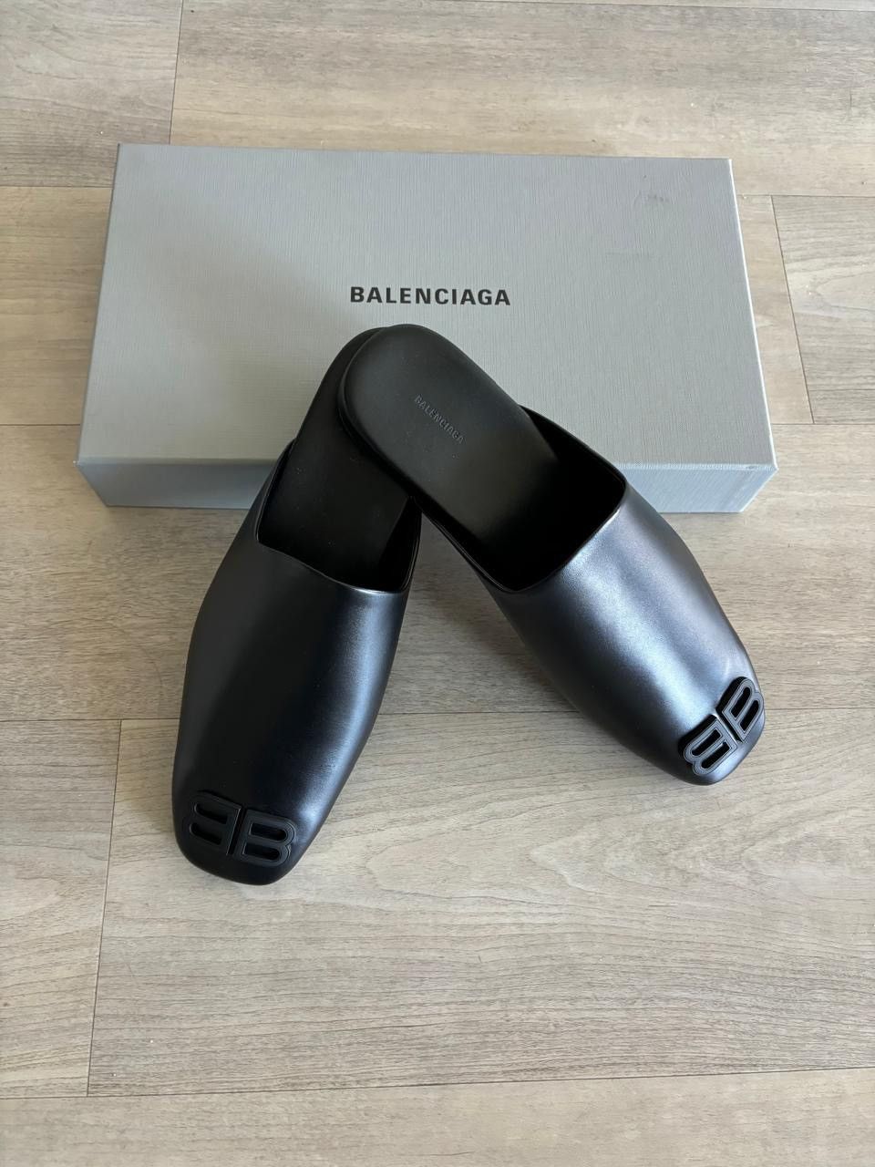 Balenciaga Leather BB Mules in black Size US 7 / EU 40 - 7 Thumbnail