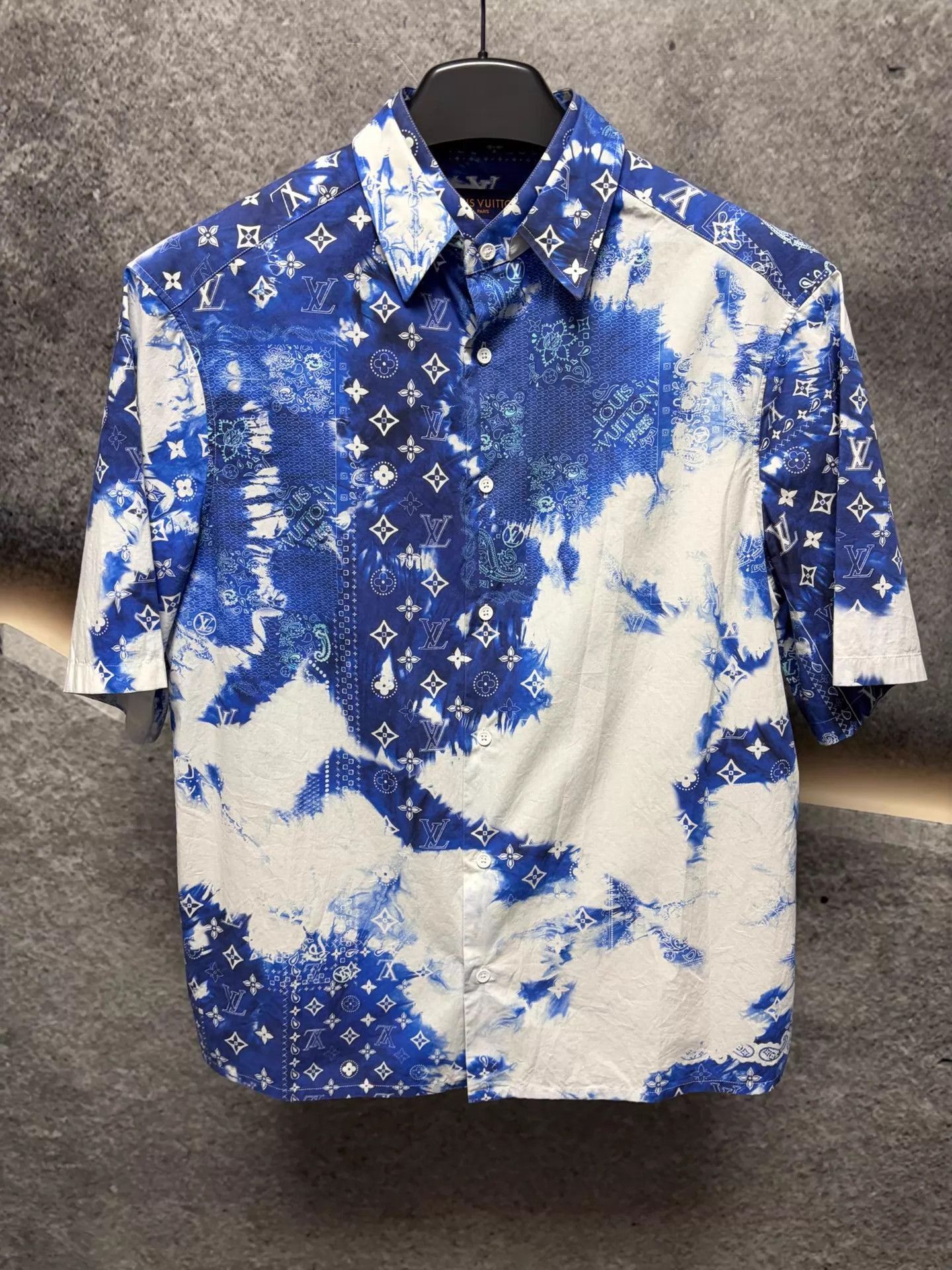 Louis Vuitton Blue Patterned Short Sleeve Button-Up Shirt Size US M / EU 48-50 / 2 - 1 Thumbnail