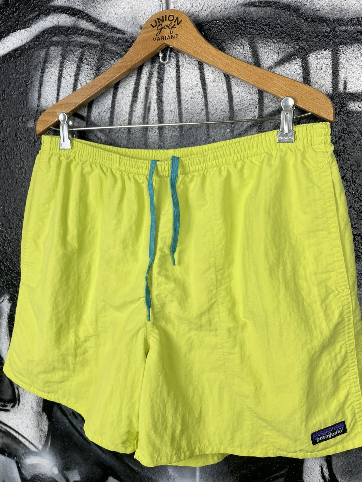 Patagonia Patagonia Phosphorus Green Baggies Shorts Men’s Size L Size US 34 / EU 50 - 3 Thumbnail