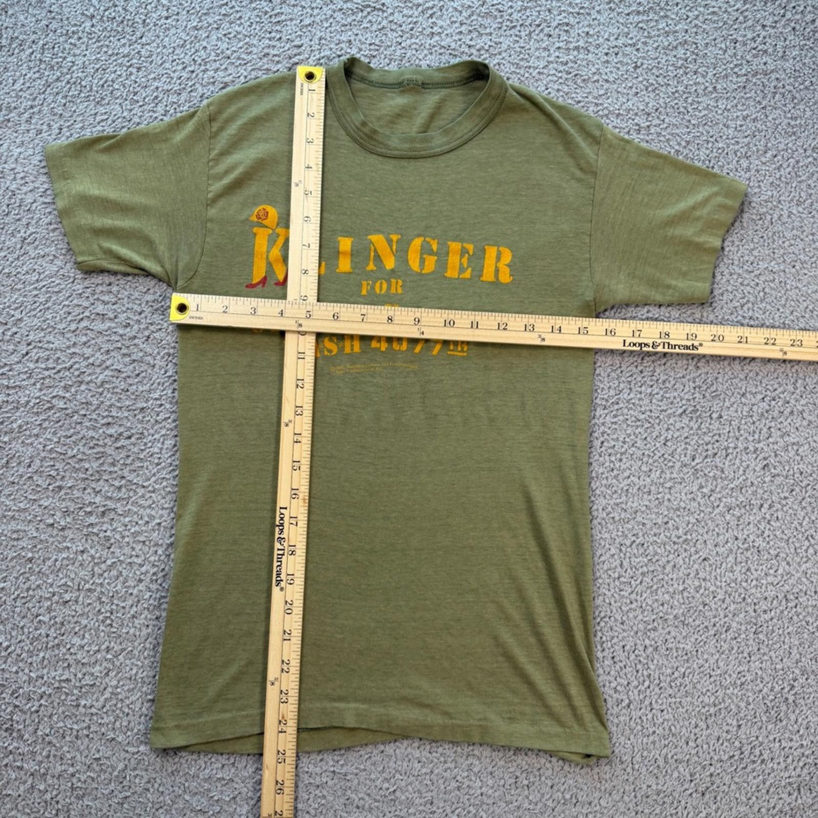 Other Vintage 1981 MASH 4077th Klinger for Chief of Staff T-Shirt Size US XS / EU 42 / 0 - 3 Thumbnail
