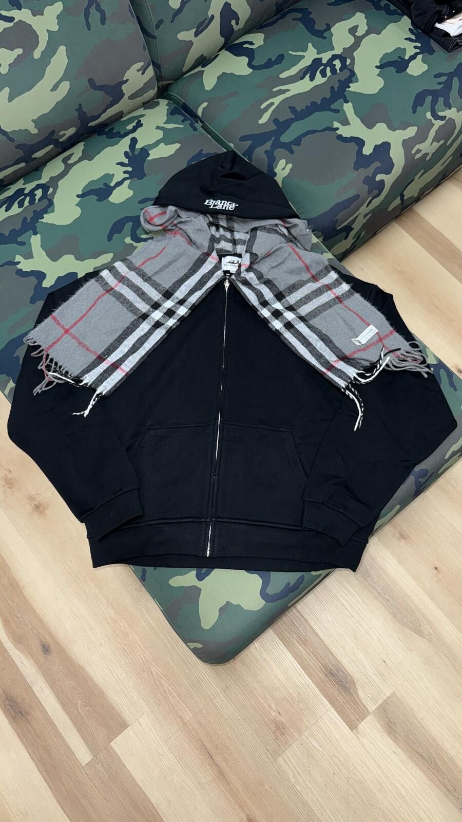 Other Blanco Lane Black Scarf Zip Size US XXL / EU 58 / 5 - 1 Thumbnail