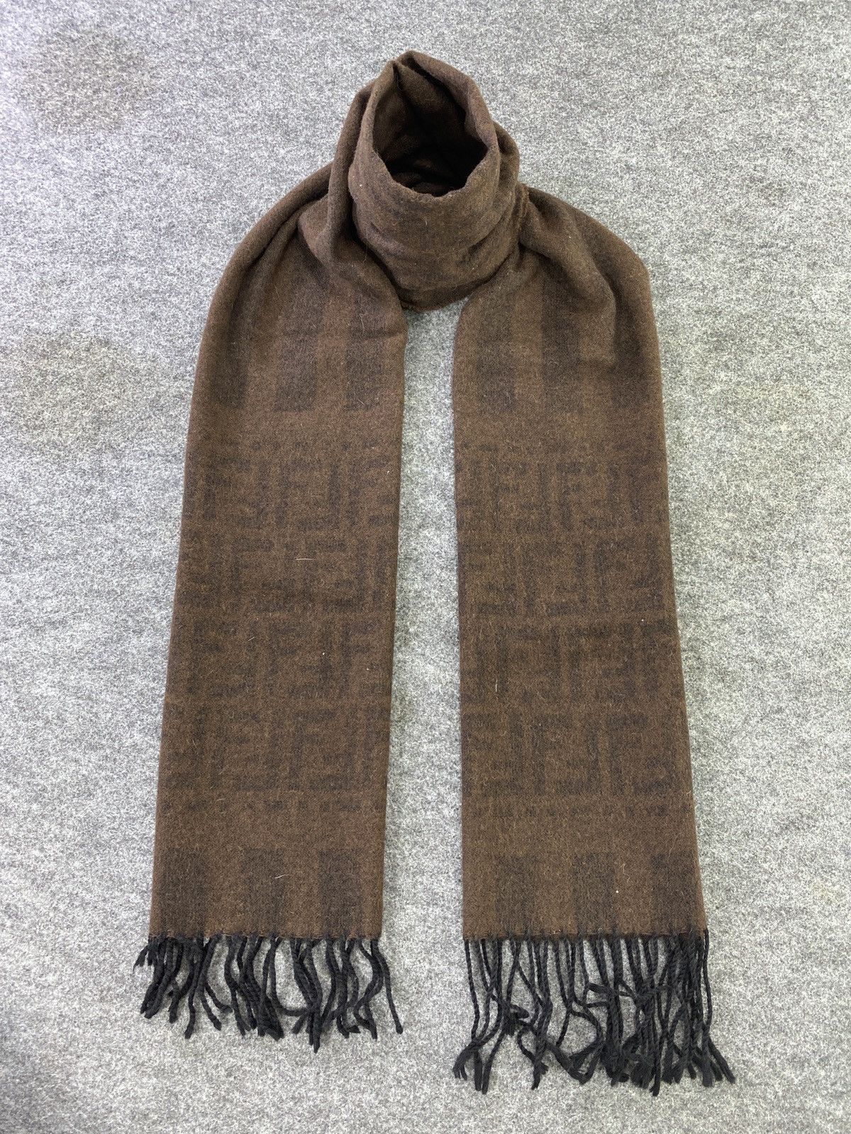 Vintage Fendi monogram Scarf/Muffler/Neckwear-T588