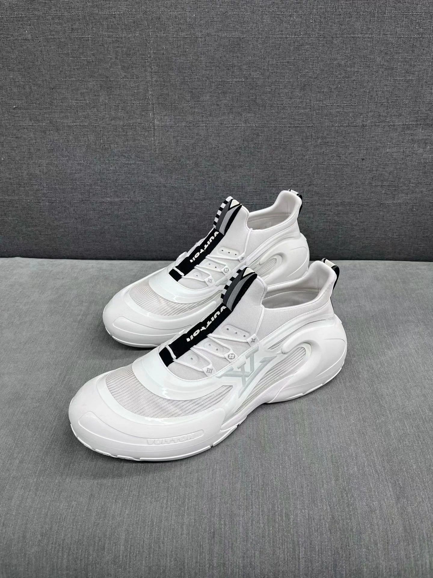 Louis Vuitton LOUIS VUITTON AC Round Toe Low Top Sneakers US9 99N Size US 9 / EU 42 - 1 Thumbnail