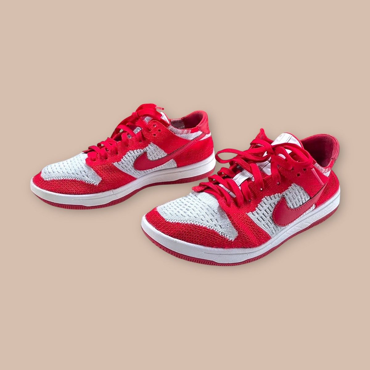Nike Nike Dunk Low FLYKNIT "University Red" Size US 9 / EU 42 - 1 Thumbnail