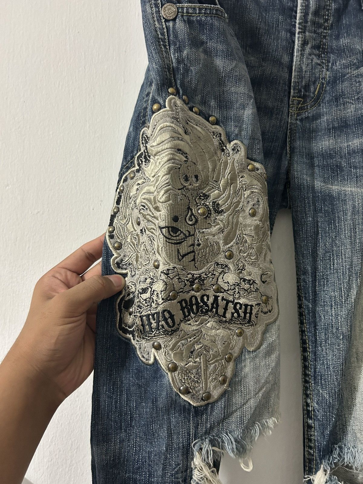 Japanese Brand × Vintage Vintage Jizo Bosatsu Jeans Big Embroidery Size US 34 / EU 50 - 4 Thumbnail