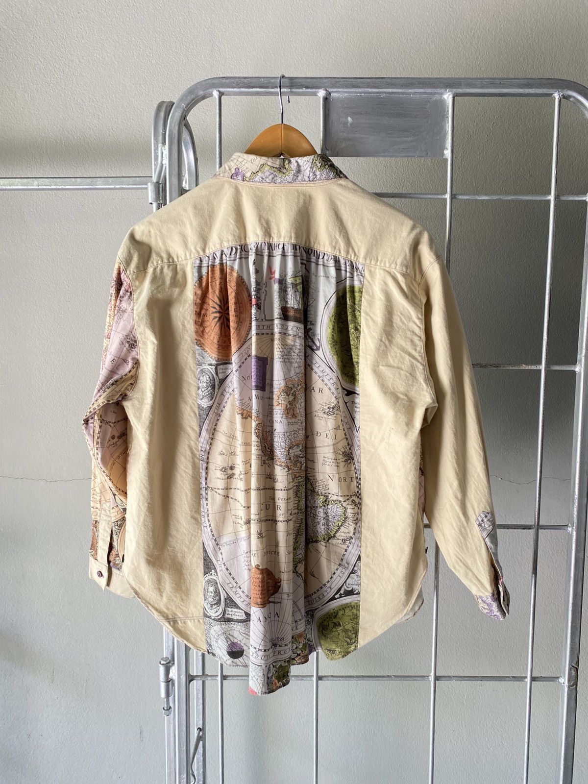 Designer × Japanese Brand × Vintage Vintage Map Print Shirt with Unique Details Size ONE SIZE - 9 Thumbnail