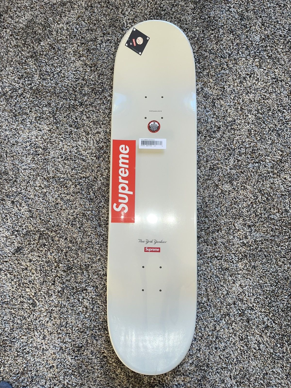 Supreme Supreme Yankees Deck NYY Airbrush Skateboard FW21 Size ONE SIZE - 4 Thumbnail