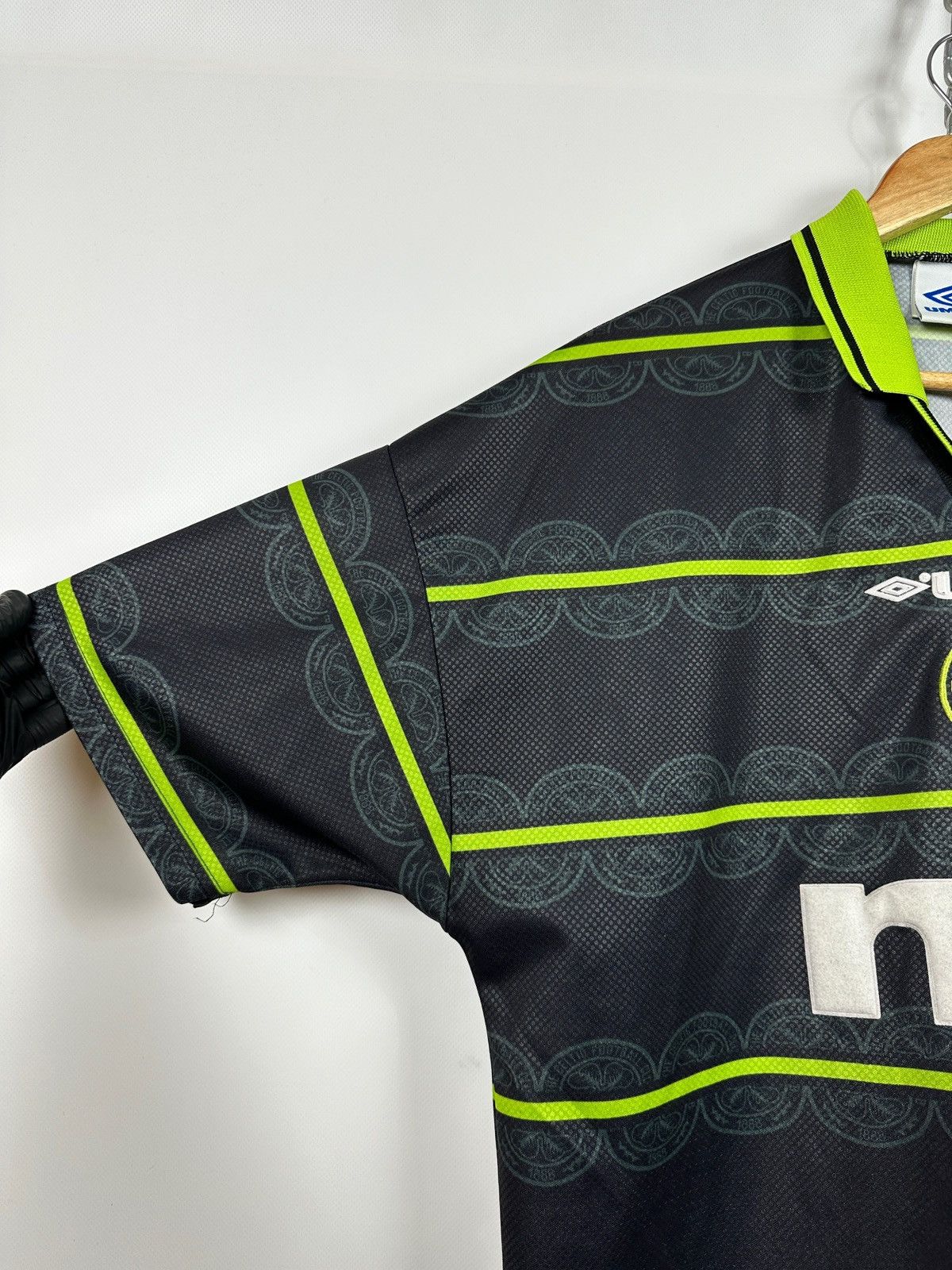Umbro 1998/99 Umbro Celtic Vintage Soccer Jersey Size US XL / EU 56 / 4 - 7 Thumbnail