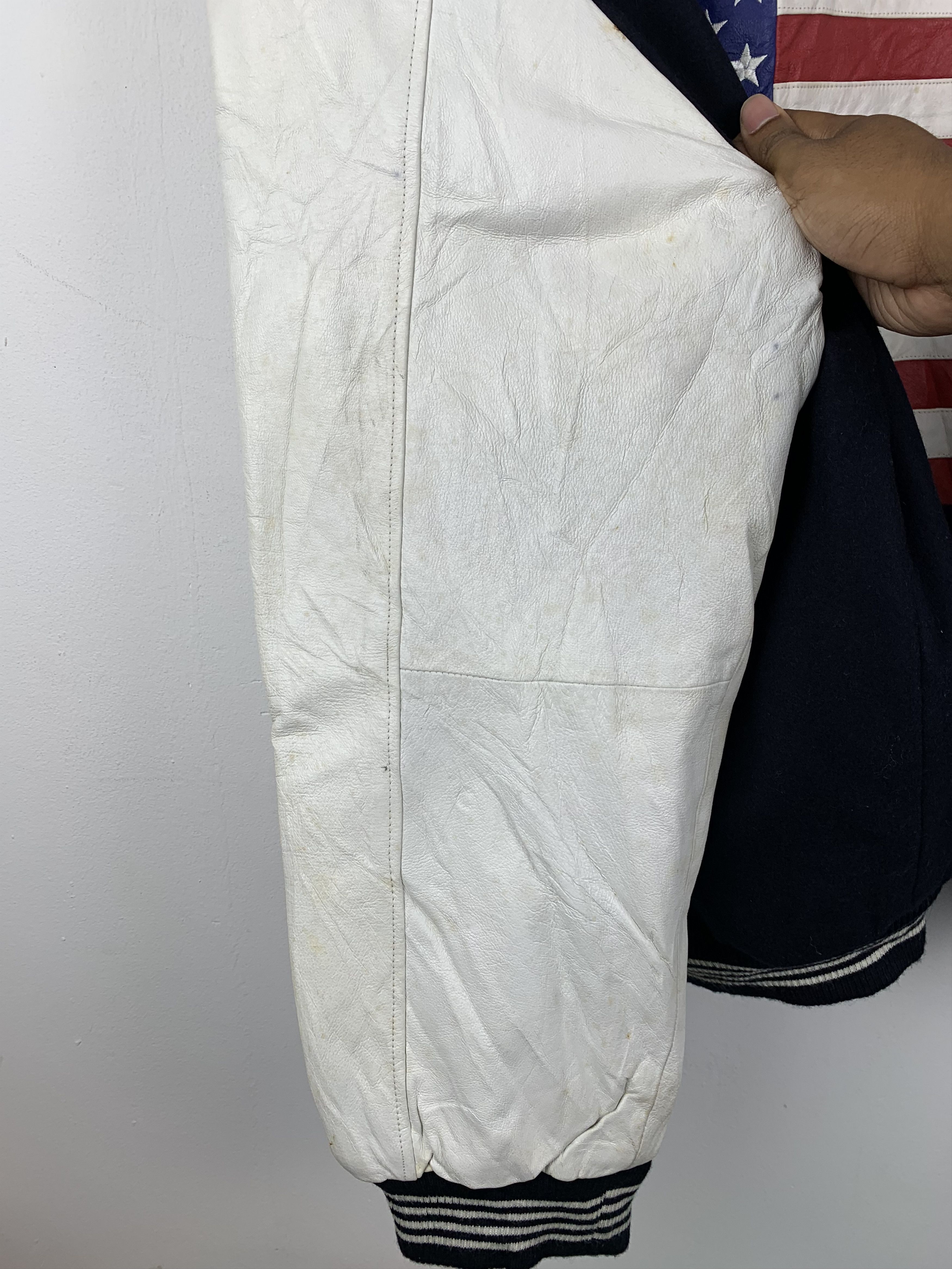 Vintage Vintage American Flag Sleeve Leather Varsity Jacket V0528 Size US XXL / EU 58 / 5 - 16 Thumbnail