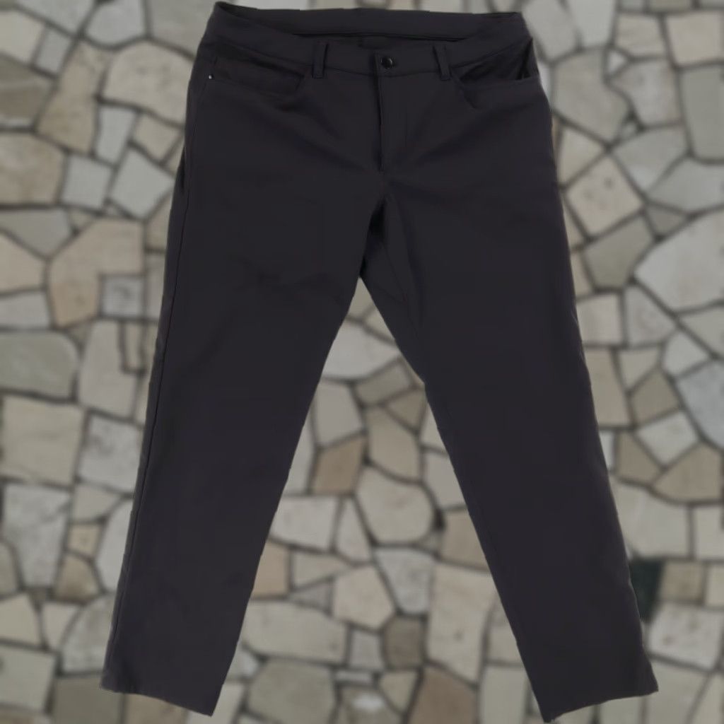 Lululemon Lululemon ABC Classic 34" Polyester Woven Chino Pants Black Mens 38 Chino Pants Regular Inseam 34" 34" haki? Size US 38 / EU 54 - 1 Thumbnail