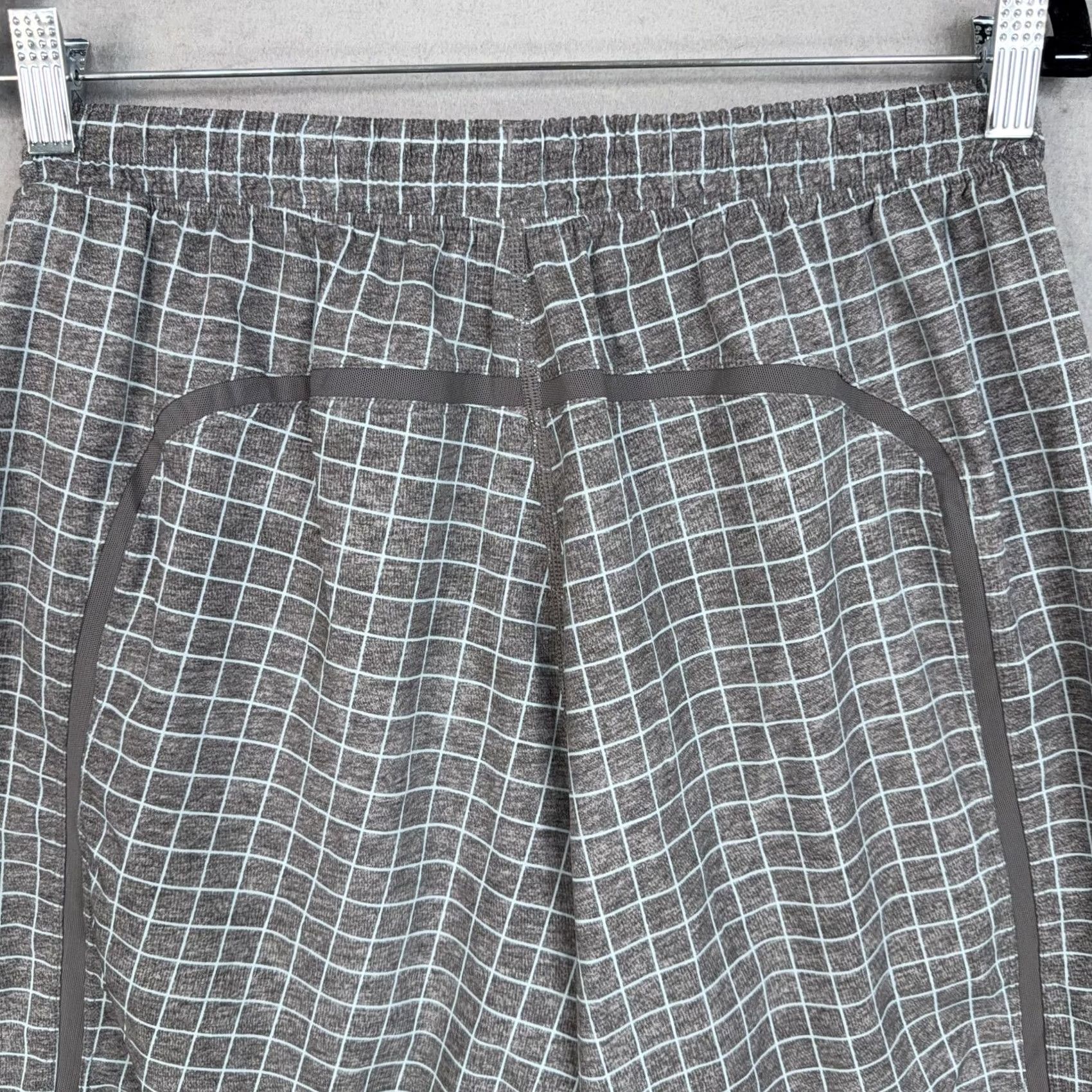 Lululemon Lululemon Shorts Mens Medium Gray Windowpane Running Athletic Lined Gym Training Size US 31 - 6 Thumbnail