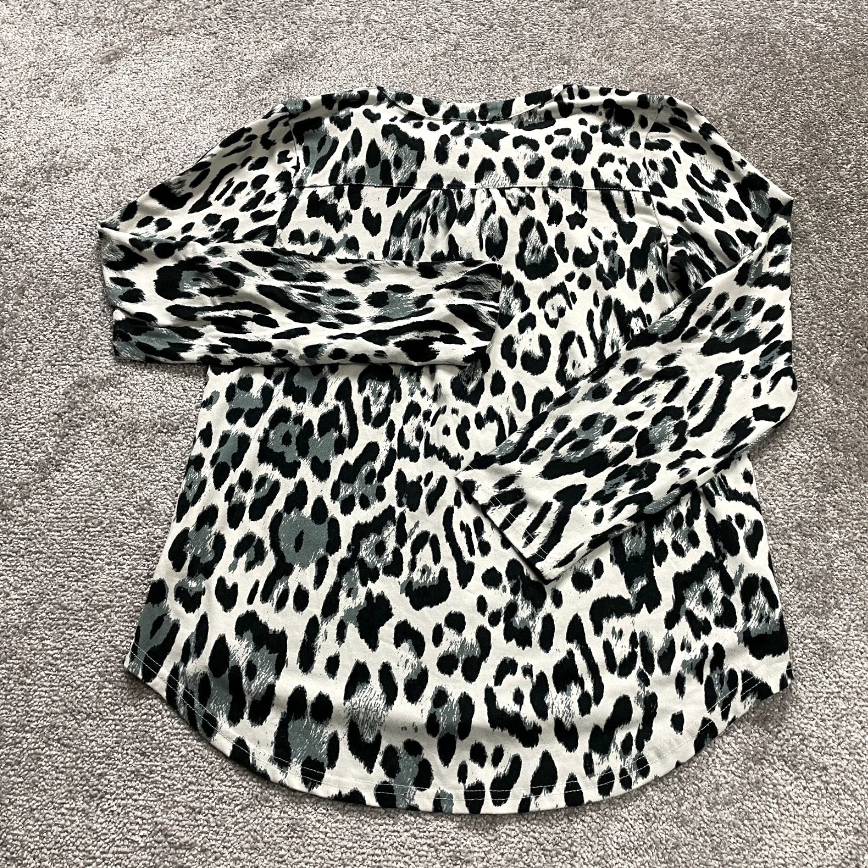 Vintage Unbranded Blouse Womens Large Black White Leopard V-Neck Button Up Long Sleeve Size L / US 10 / IT 46 - 2 Thumbnail