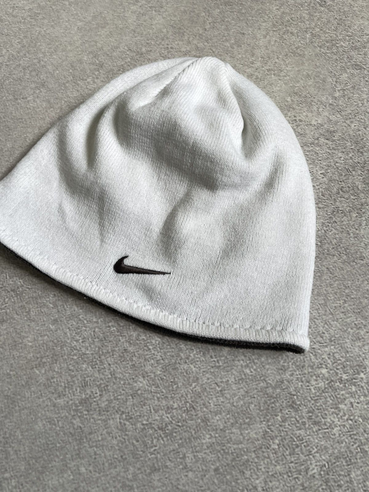 Nike Vintage Nike Reversible Fleece Y2k Swoosh Beanie Hat Size ONE SIZE - 4 Thumbnail