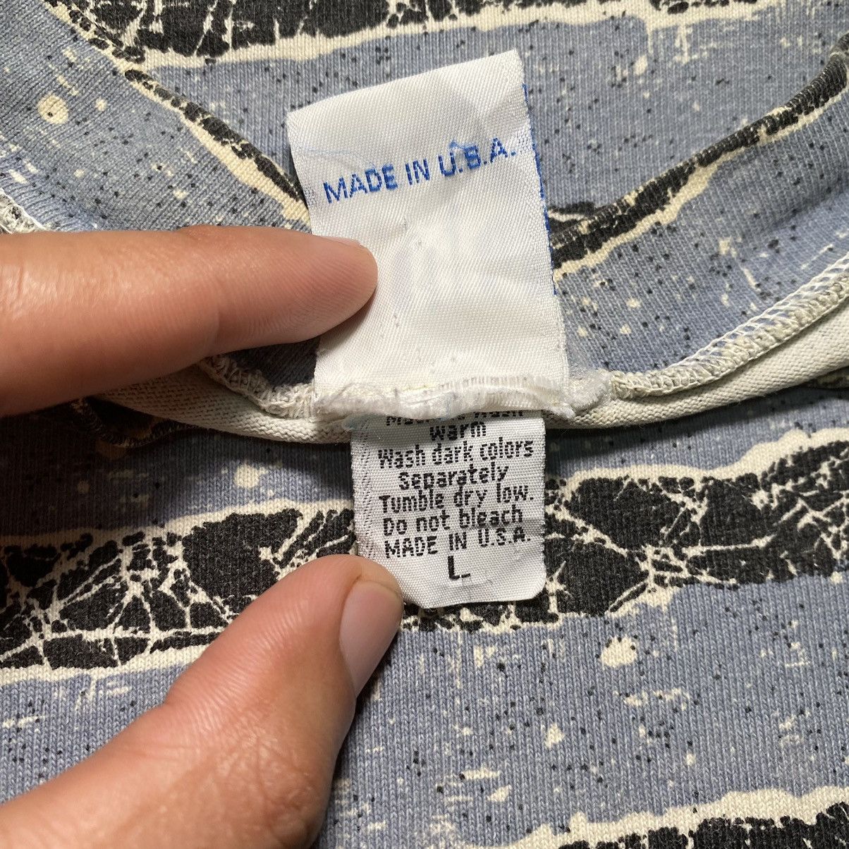 Japanese Brand × Vintage VINTAGE BLUE WAVE NAVAJO STRIPE STYLE T SHIRT MADE IN USA Size US L / EU 52-54 / 3 - 5 Thumbnail