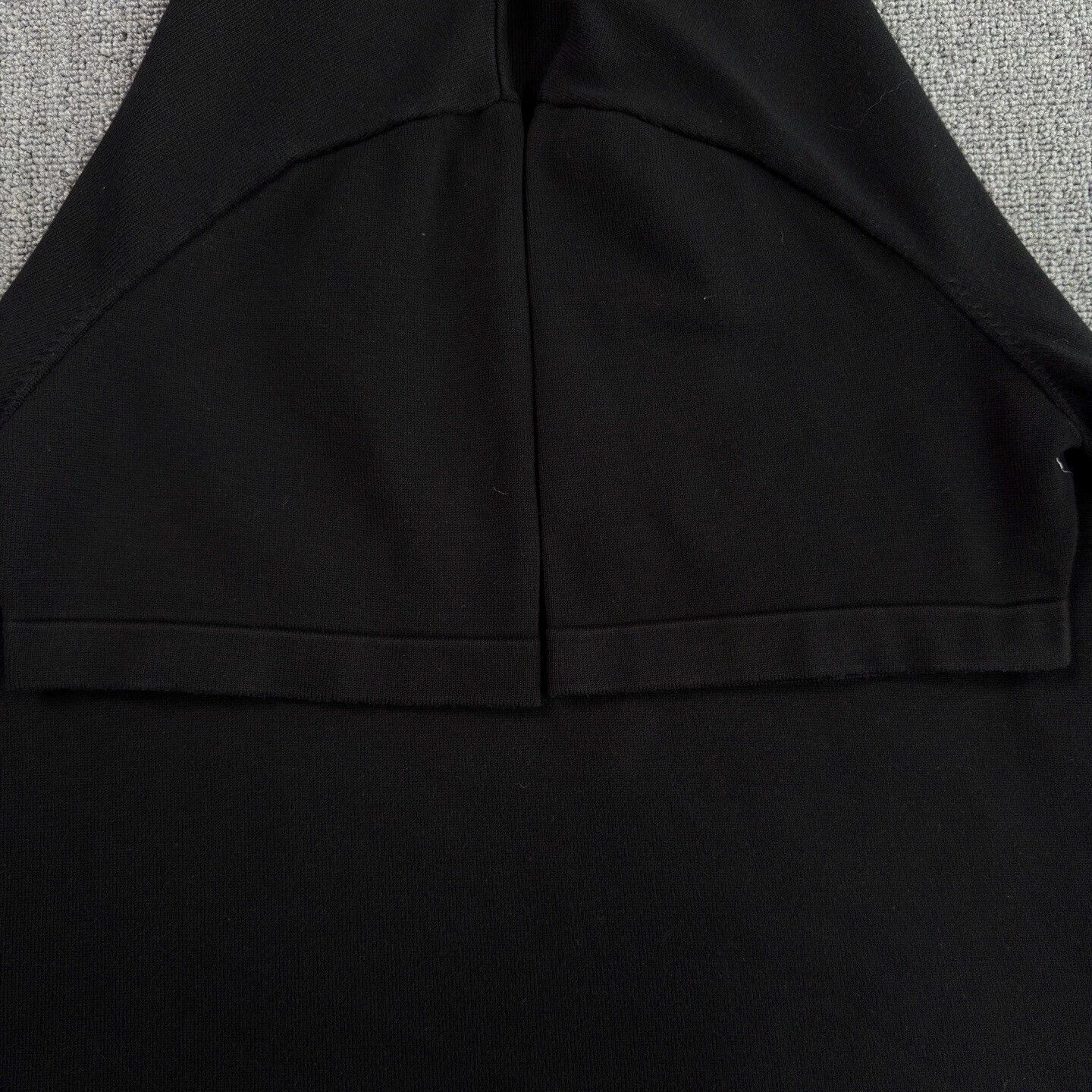 Louis Vuitton LV Embroidered Logo Black Short-Sleeve L 99 New Size US L / EU 52-54 / 3 - 6 Thumbnail