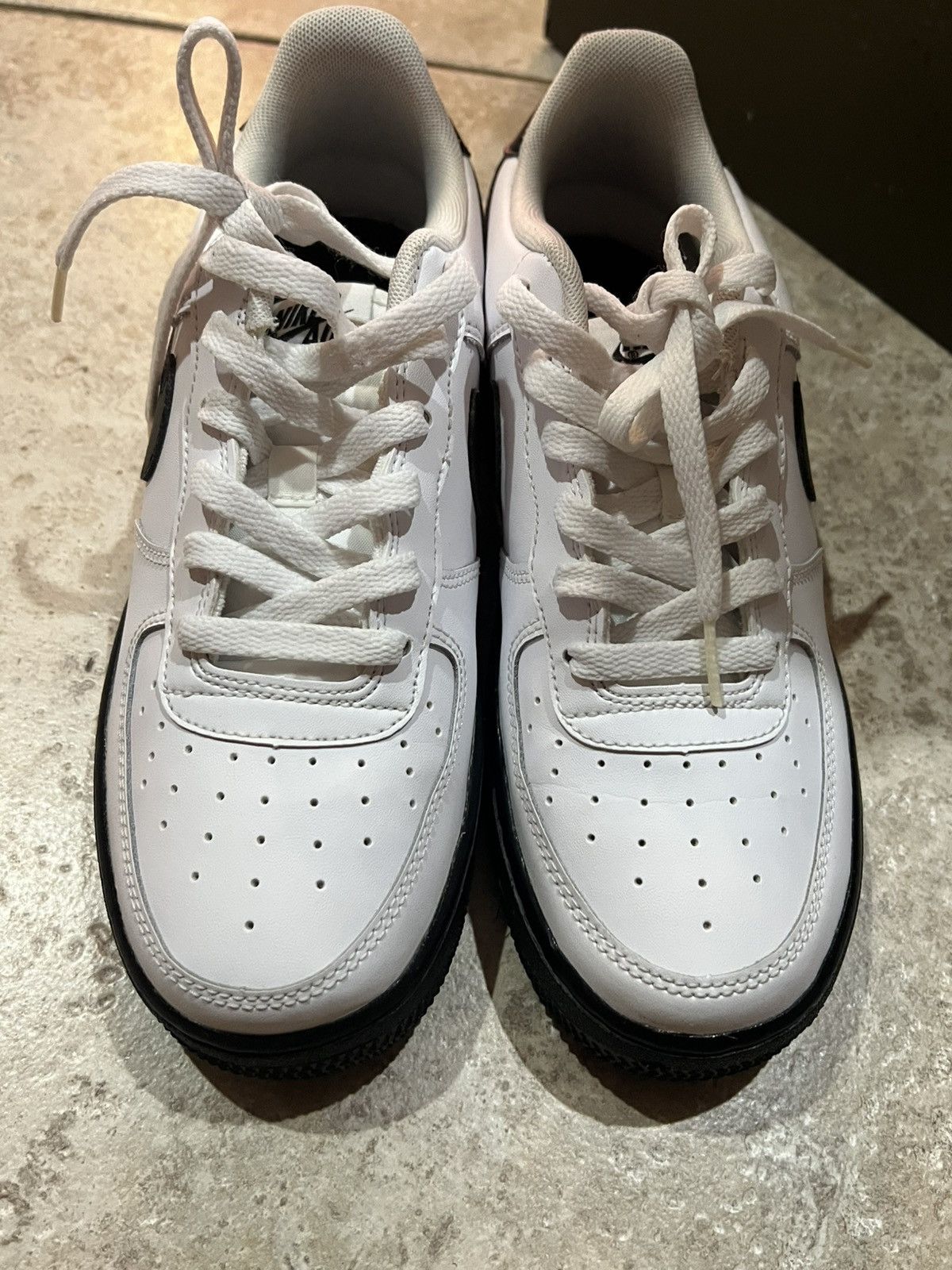 Nike shoes Size US 7 / EU 40 - 3 Thumbnail