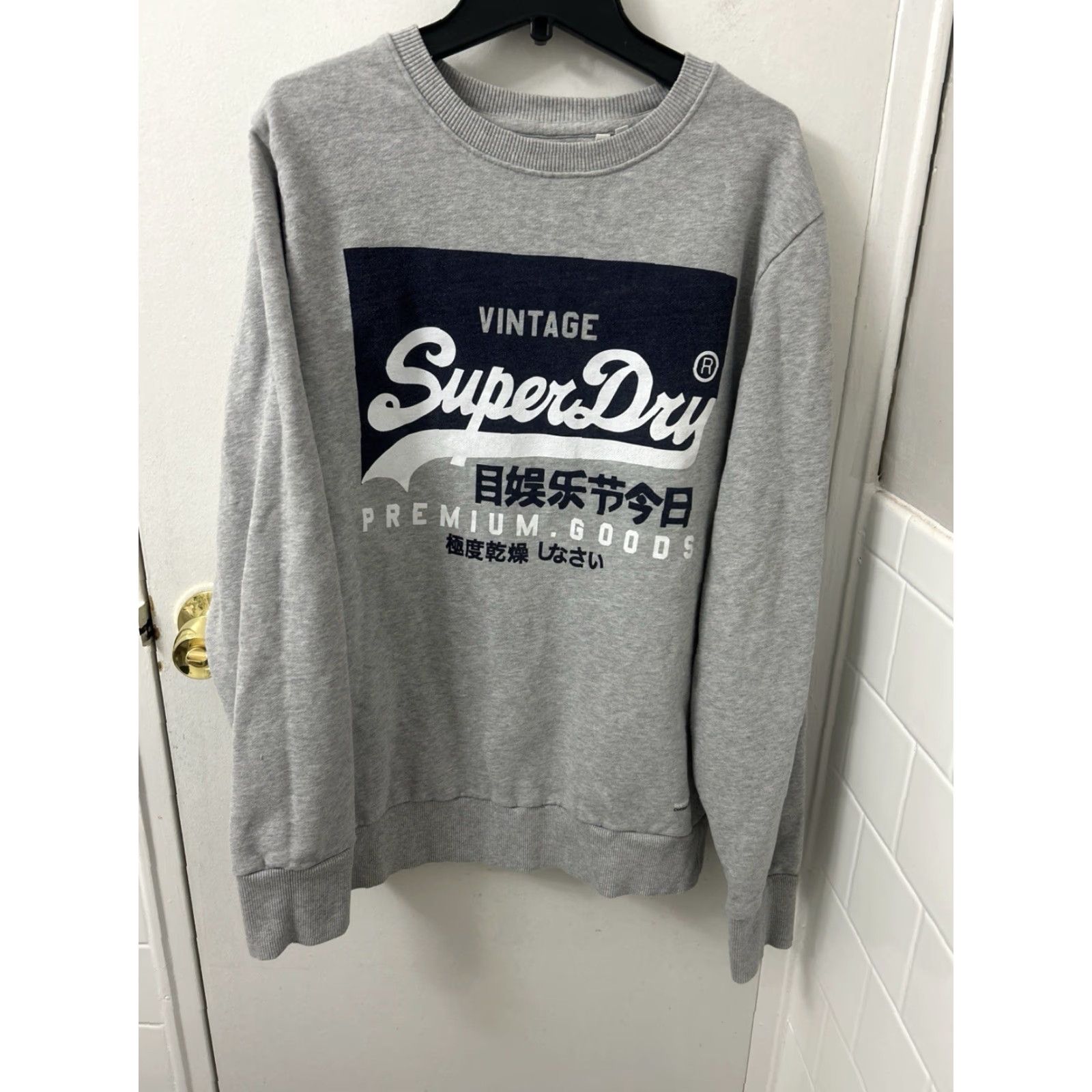 Superdry VINTAGE Superdry Sweatshirt Crewneck Mens XL Gray Logo Pullover L/S Graphic Print Knit Cotton (25” Length, 22” Pit to Pit) Size US XL / EU 56 / 4 - 2 Thumbnail