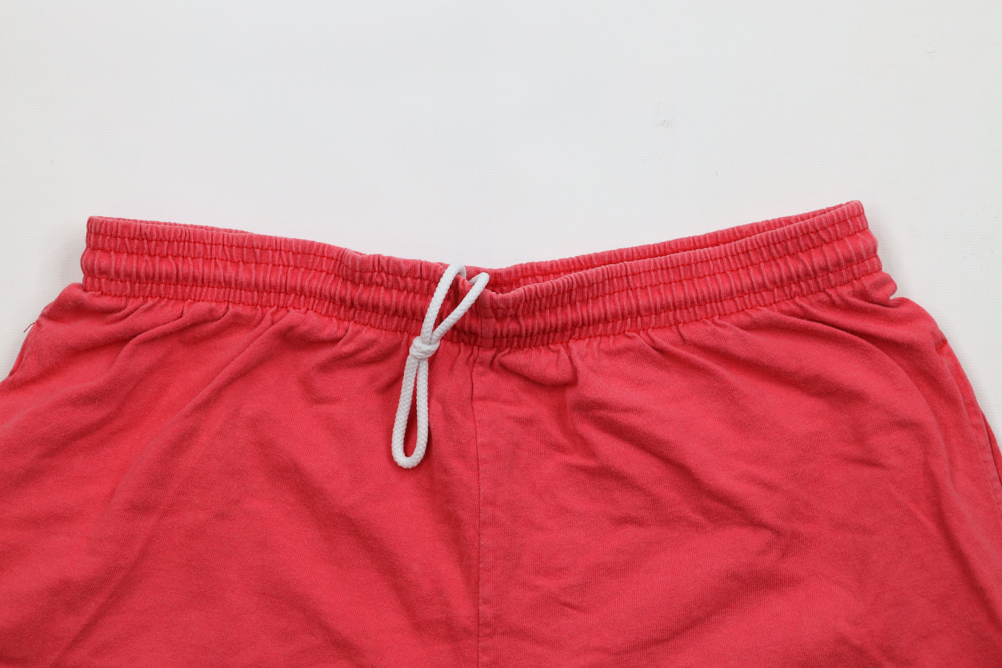 Vintage Vintage 90s Streetwear Above Knee Shorts Red Cotton USA Size US 34 / EU 50 - 2 Thumbnail