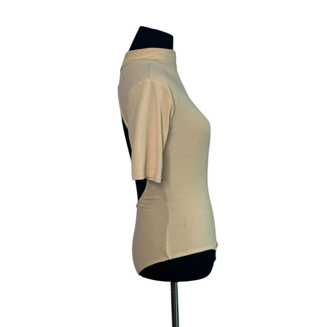 REVOLVE H:ours beige short sleeves open back bodysuit size small Size S / US 4 / IT 40 - 12 Thumbnail
