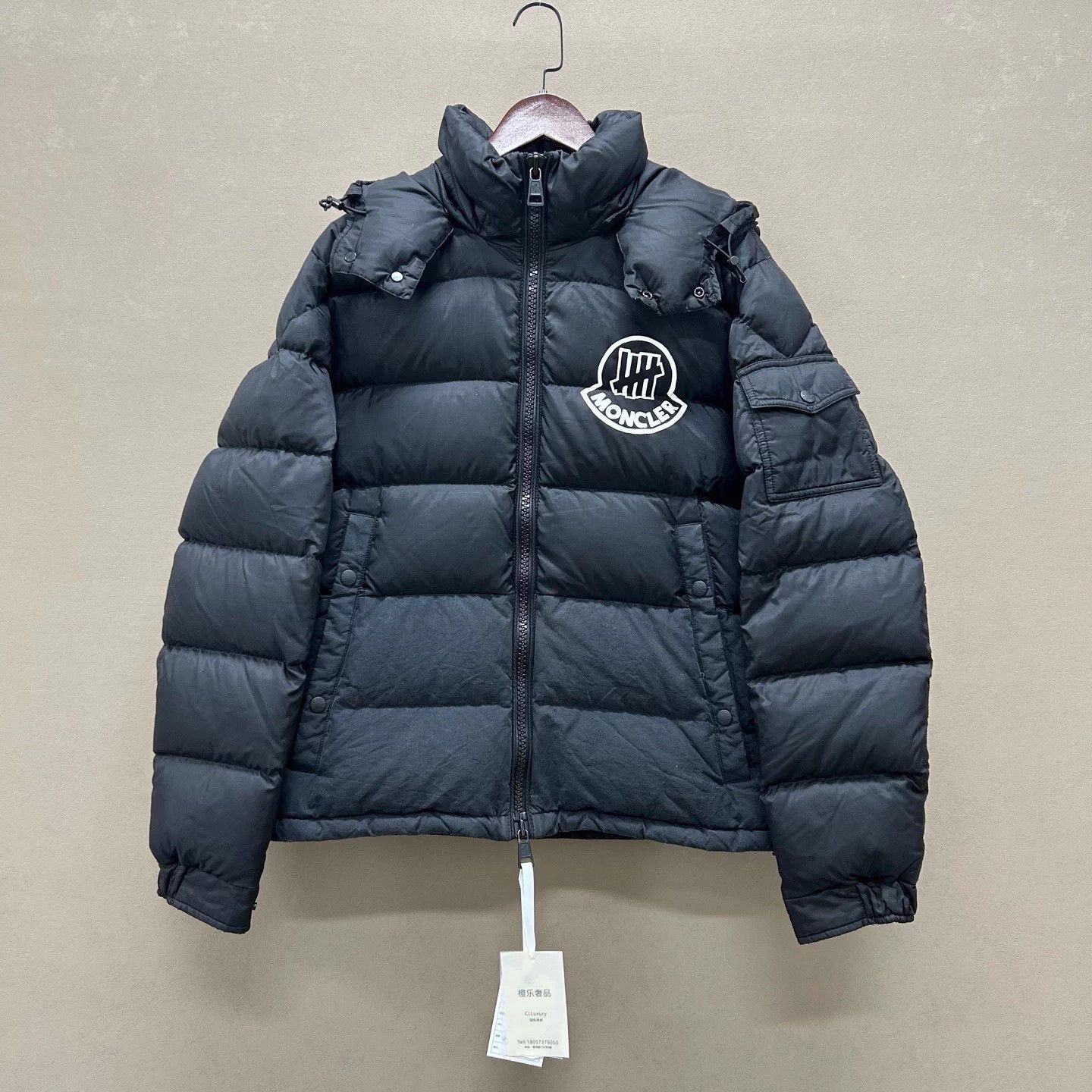Moncler Moncler x und down jacket like new size 2 Size M / US 6-8 / IT 42-44 - 1 Thumbnail