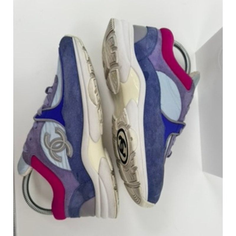 Chanel Chanel CC Logo Suede Runner Sneakers G34360 – Size 37 Size US 6 / IT 36 - 8 Thumbnail