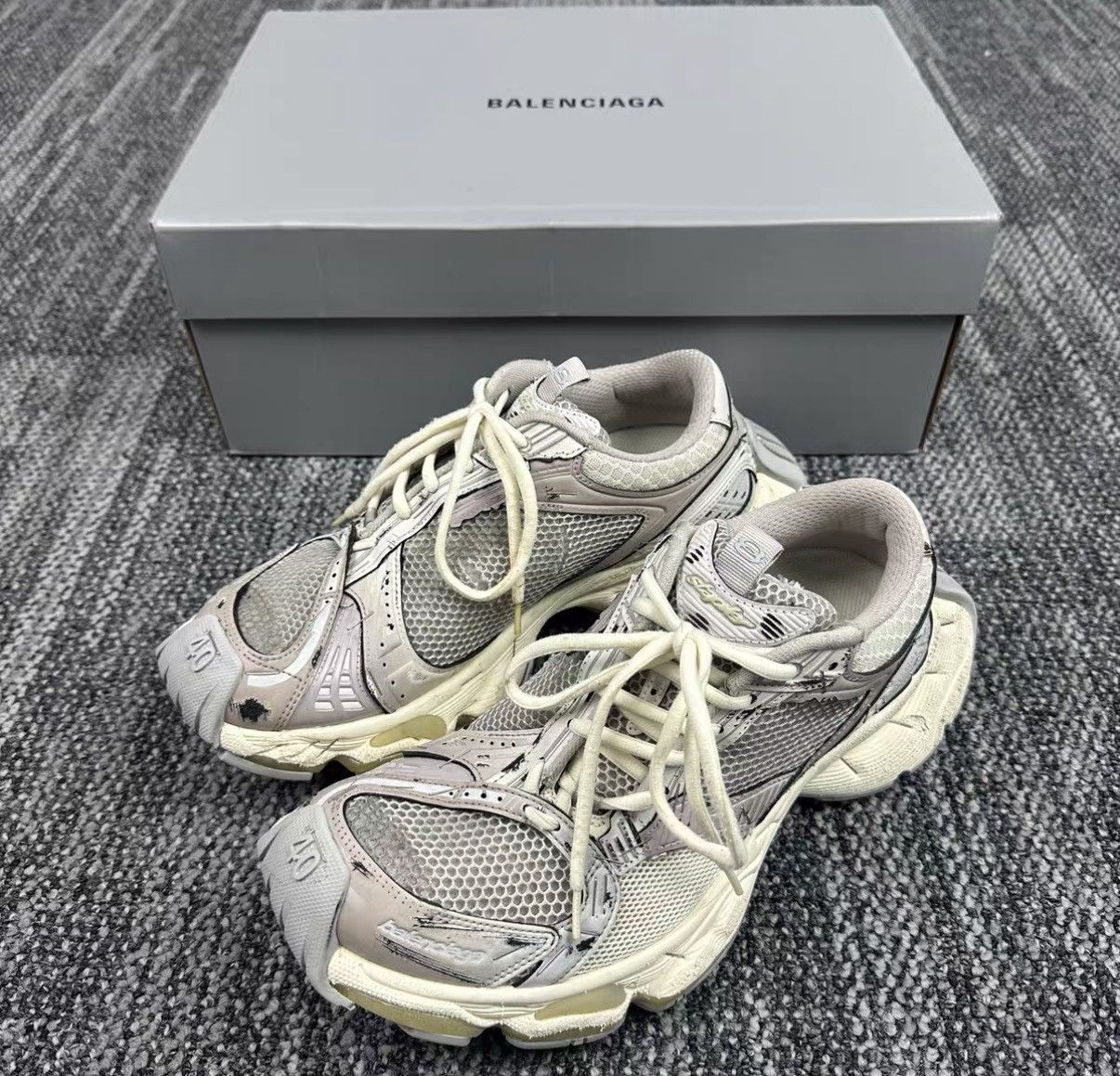 Balenciaga Balenciaga Stapler Sneakers J42 Size US 7 / EU 40 - 1 Thumbnail