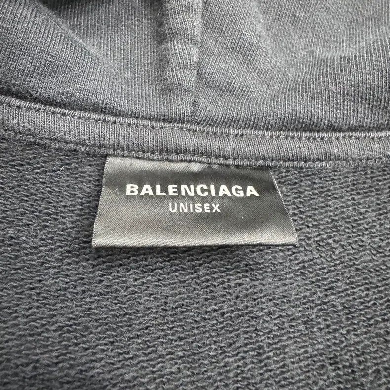 Balenciaga Balenciaga Manchester United Graffiti Hoodie Size US M / EU 48-50 / 2 - 2 Thumbnail