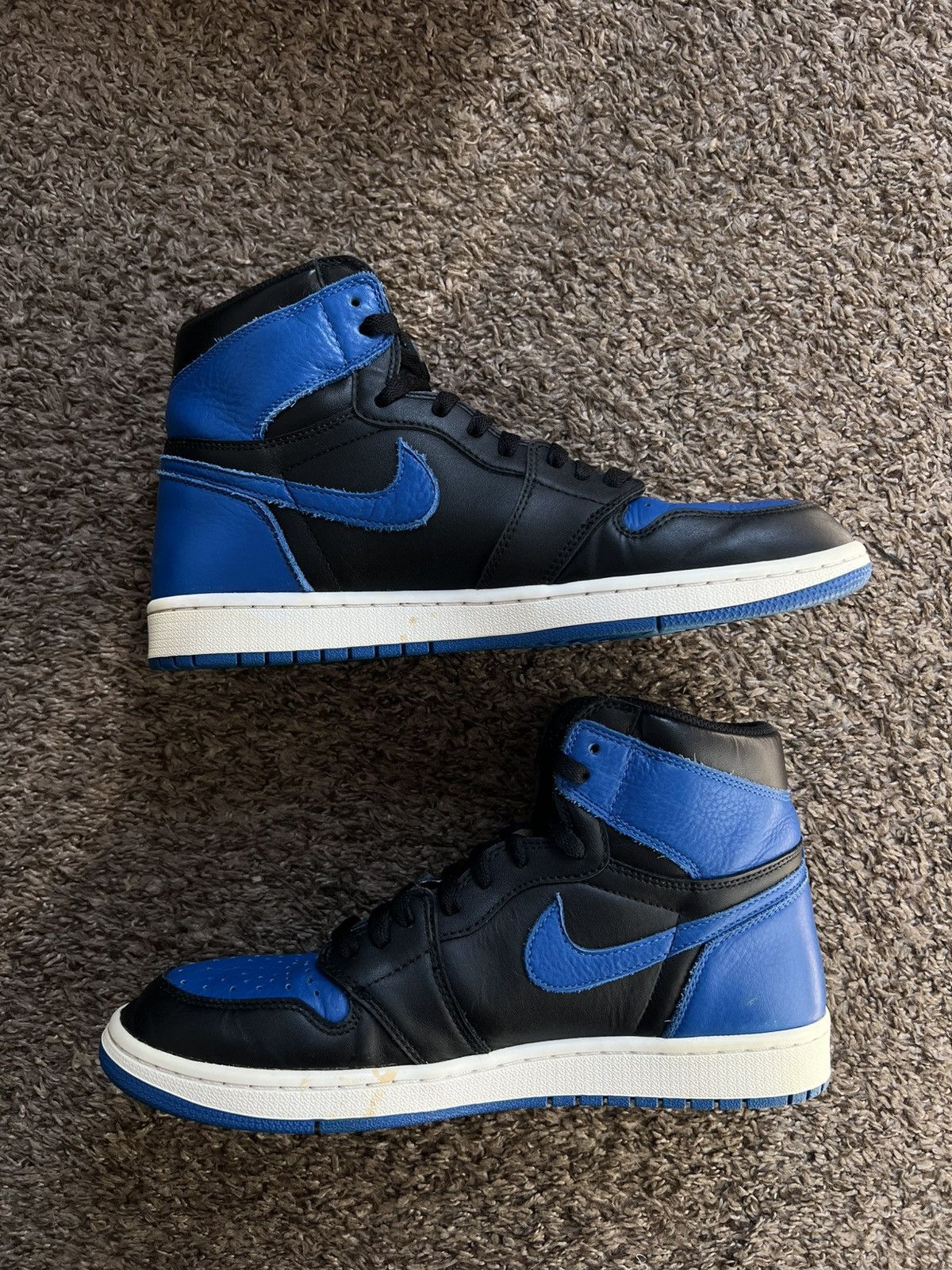 Jordan Brand Sz 10.5 Jordan 1 Retro OG High Royal 2017 555088-007 Size US 10.5 / EU 43-44 - 4 Thumbnail