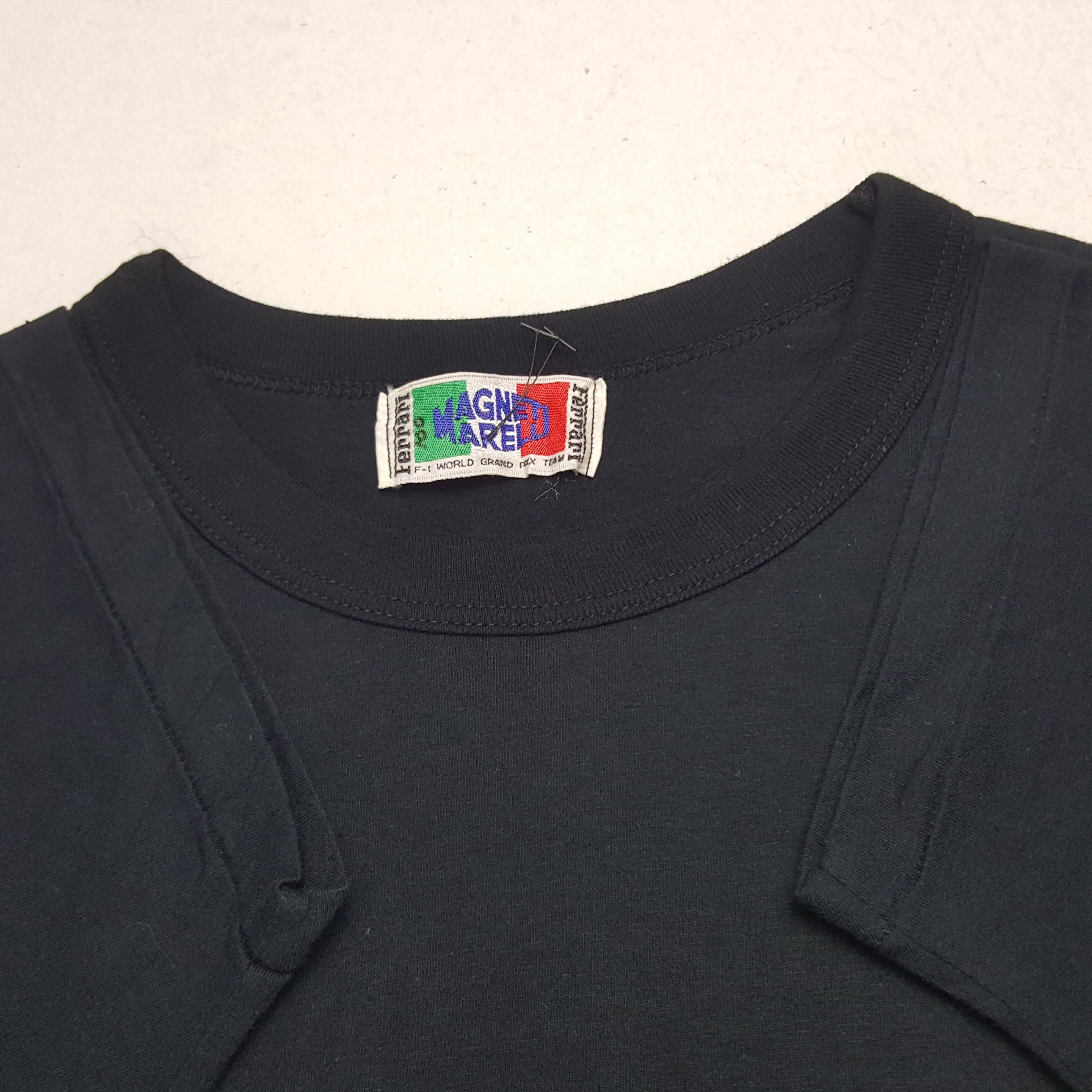 Ferrari Vintage Ferrari F1 World Grand Prix Racing Tshirt C219N54 Size US M / EU 48-50 / 2 - 6 Thumbnail