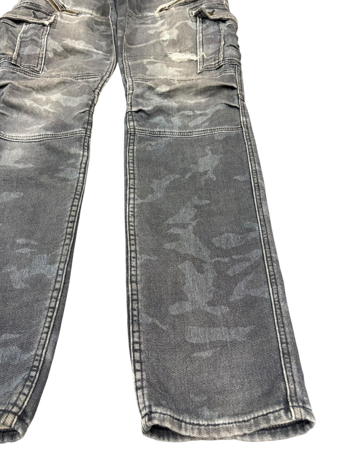 Japanese Brand Vintage Japanese Camo Style Distressed Tactical Cargo Jeans Size US 31 - 7 Thumbnail