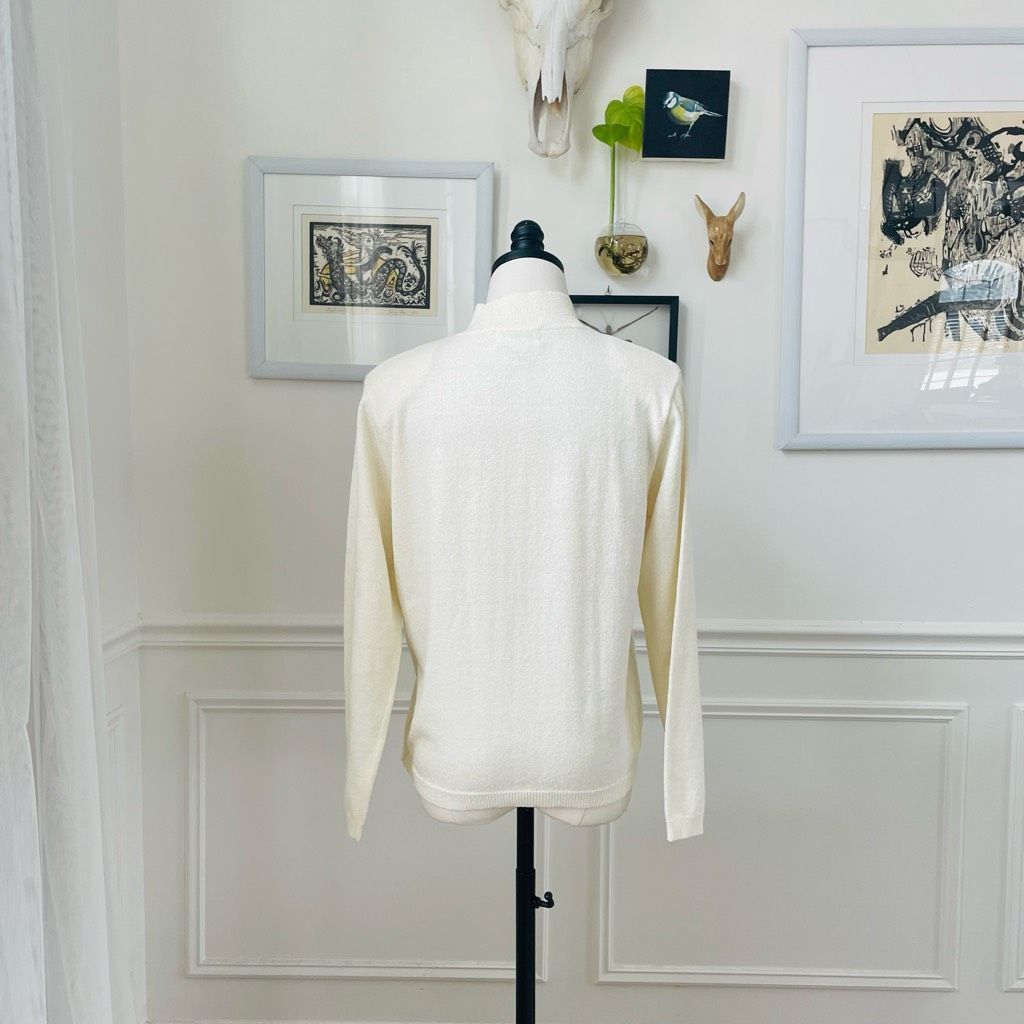 Vintage Vintage Alfred Dunner Petite Ivory Mock Neck Knit Top Beaded Size M / US 6-8 / IT 42-44 - 2 Thumbnail