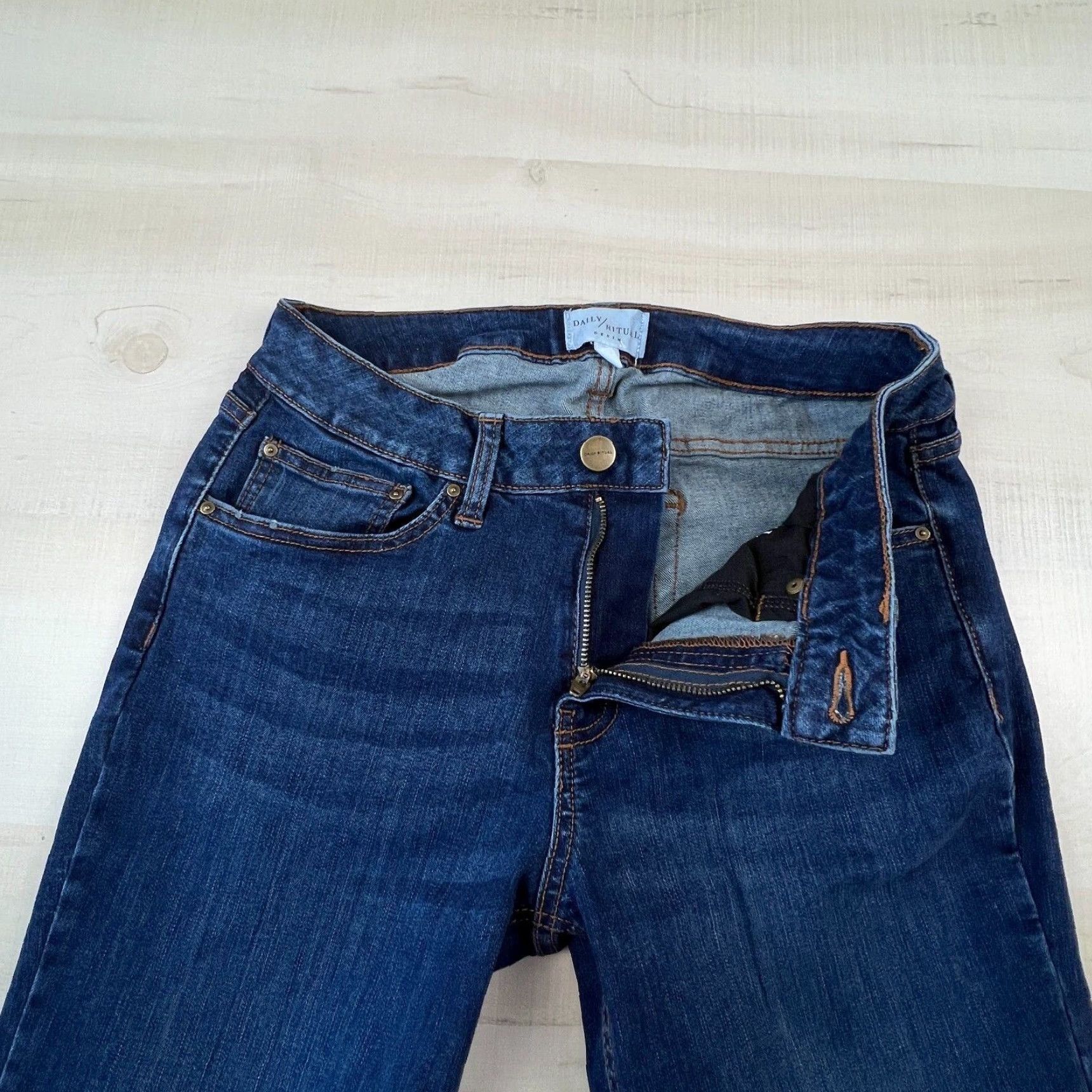 Vintage Daily Ritual Womens Cropped 28 Medium Wash Denim Jeans Mid Rise Girlfriend Size 28" / US 6 / IT 42 - 3 Thumbnail