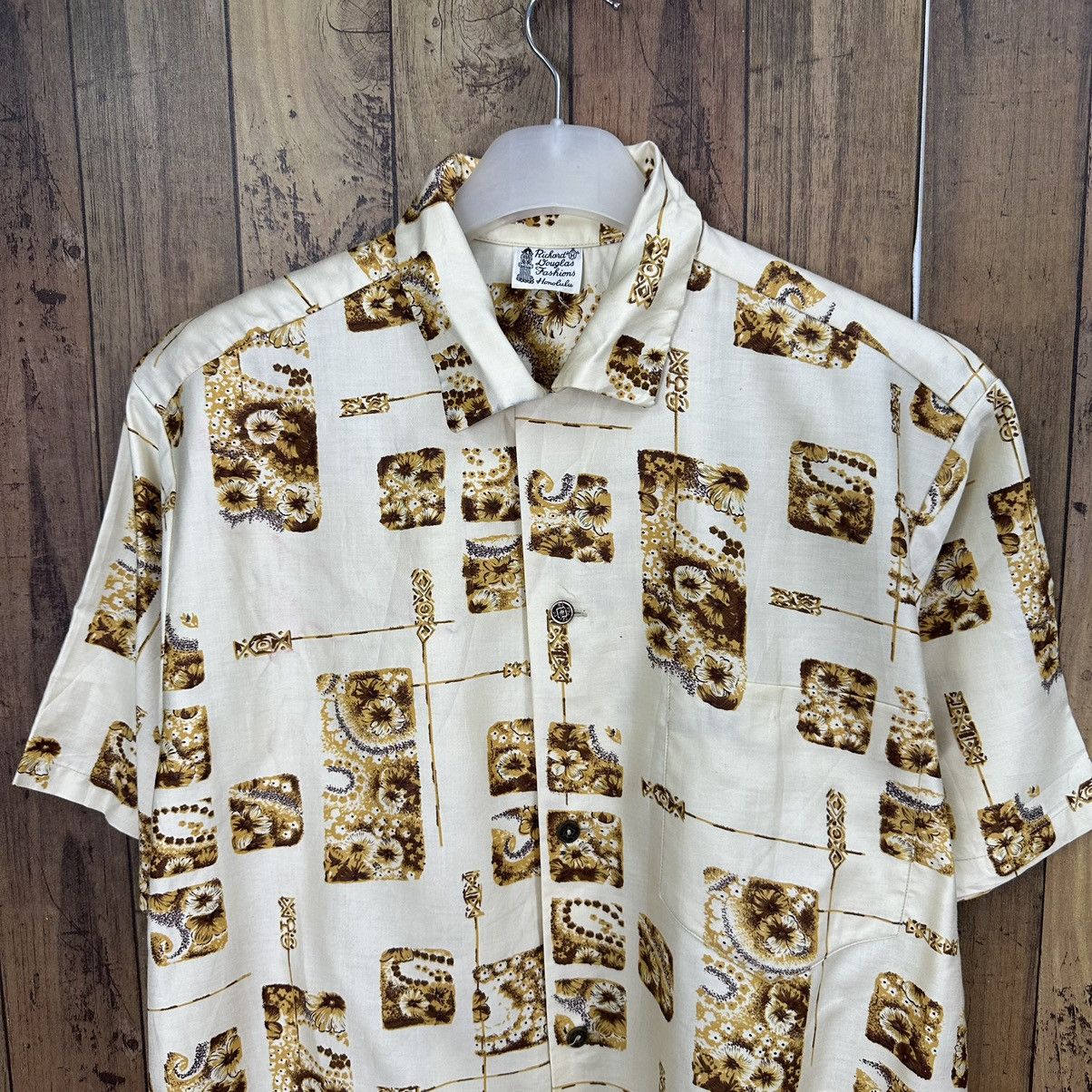 Vintage Vintage Richard Douglas Hawaiian Silk Button Shirt A794 Size US M / EU 48-50 / 2 - 2 Thumbnail