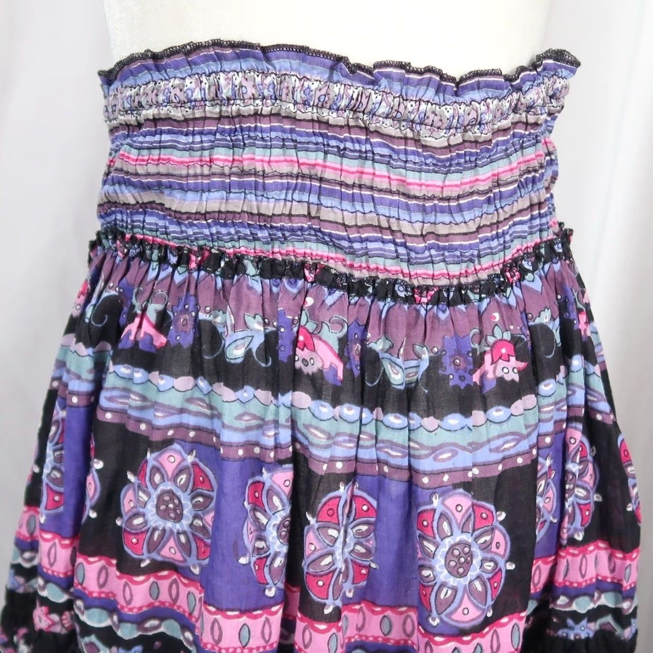 Vintage Chaudry KC Purple and Black Floral Cotton Midi Peasant Skirt S Size 28" / US 6 / IT 42 - 2 Thumbnail