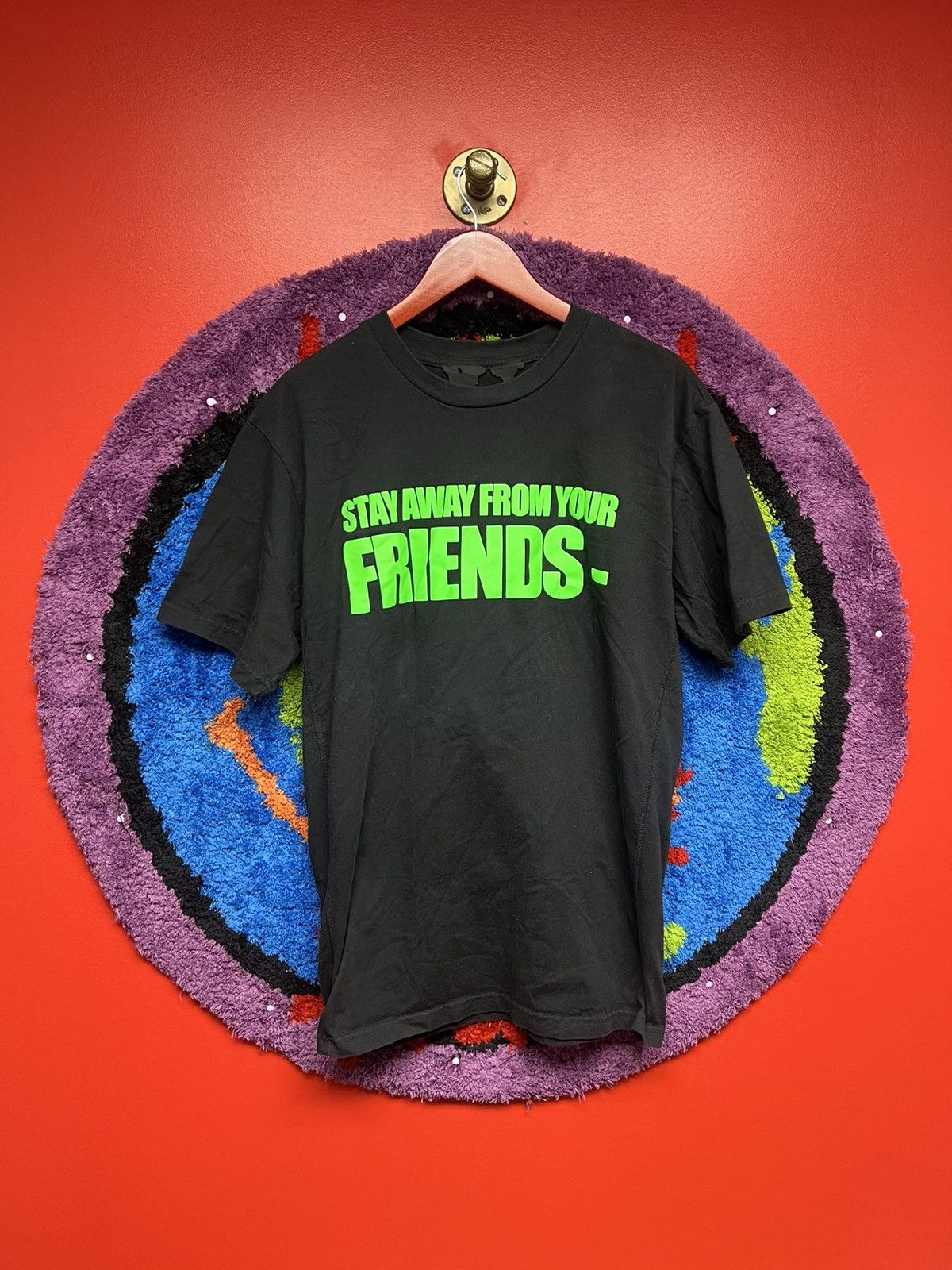 Vlone Vlone Stay Away From Friends Tee Size US XL / EU 56 / 4 - 1 Thumbnail