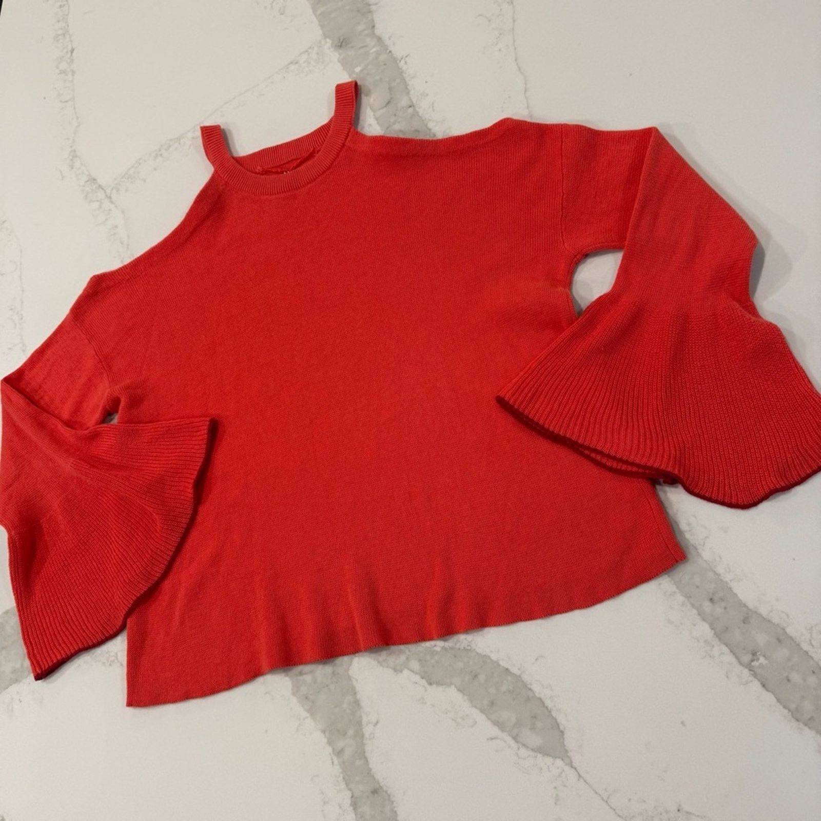 Anthropologie Knitted & Knotted Anthropologie ColdShoulder Sweater WomenXS Size XS / US 0-2 / IT 36-38 - 2 Thumbnail
