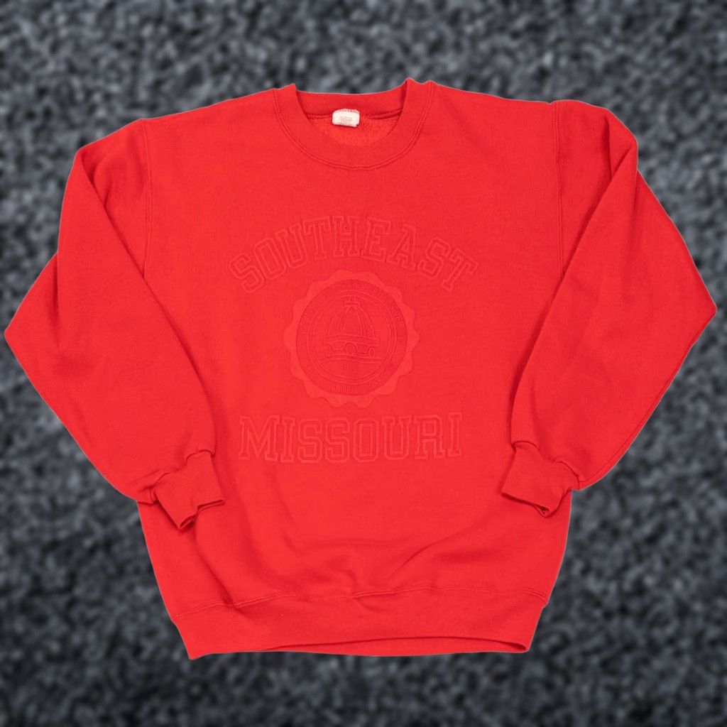 Vintage VINTAGE Boundary Waters Sweatshirt Woman XL Red Crewneck Logo NCAA 80s 90s College Basketball USA University Sweater Pullover Size XL / US 12-14 / IT 48-50 - 1 Thumbnail