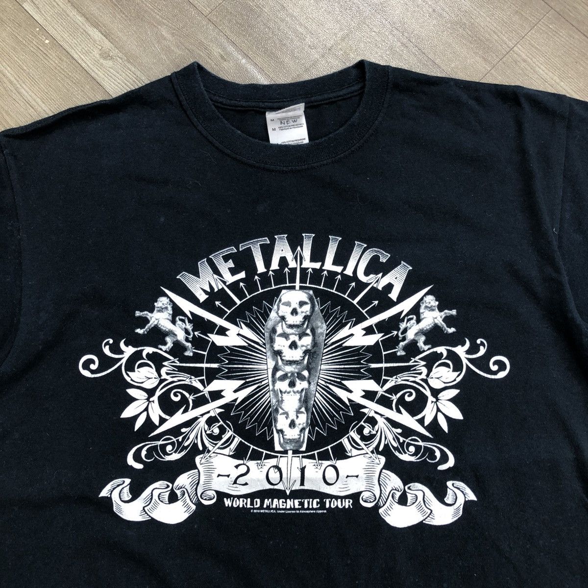 Band Tees × Metallica × Vintage Vintage 2000s Metallica "World Magical Tour" Band Tee Size US M / EU 48-50 / 2 - 2 Thumbnail