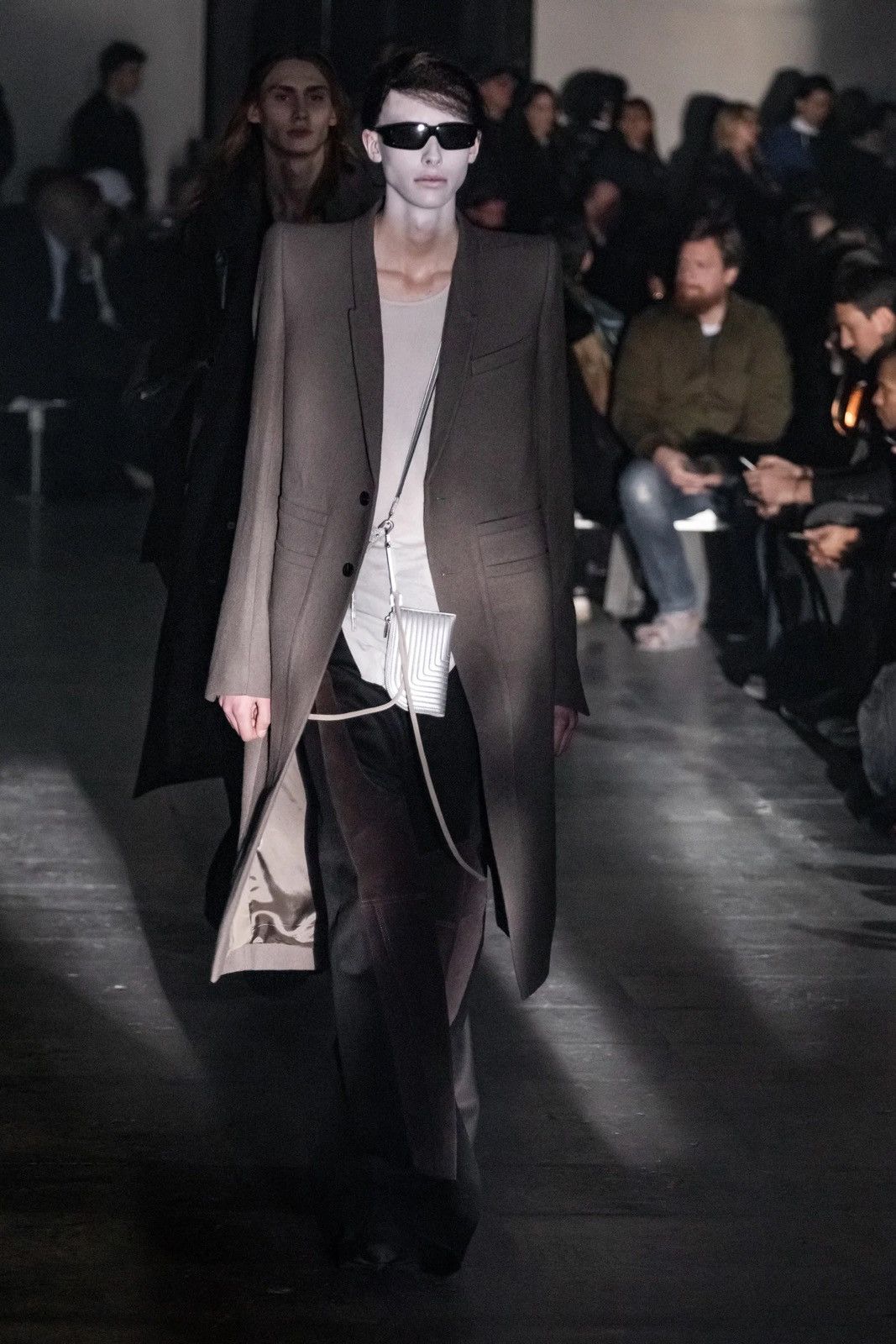 Rick Owens FW17 “LARRY” Runway RR19F4904-WF Neue Coat Size US M / EU 48-50 / 2 - 1 Thumbnail