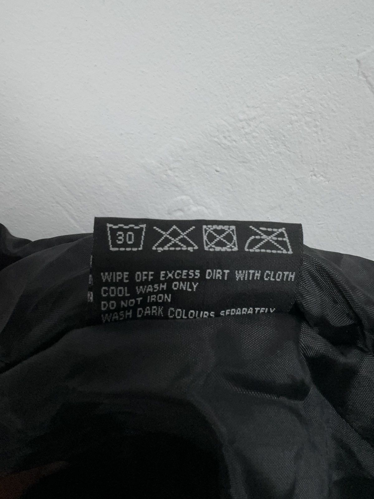 Vintage Lara Croft Merch Vintage Nylon Parka Size US L / EU 52-54 / 3 - 12 Thumbnail